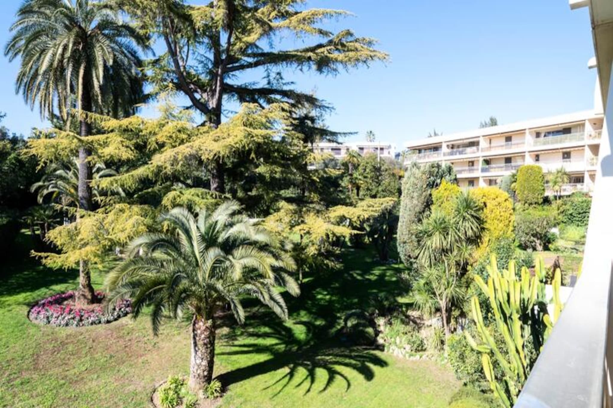 Résidence Spacieux 3p En Résidence Avec Piscine-Niet-getagd