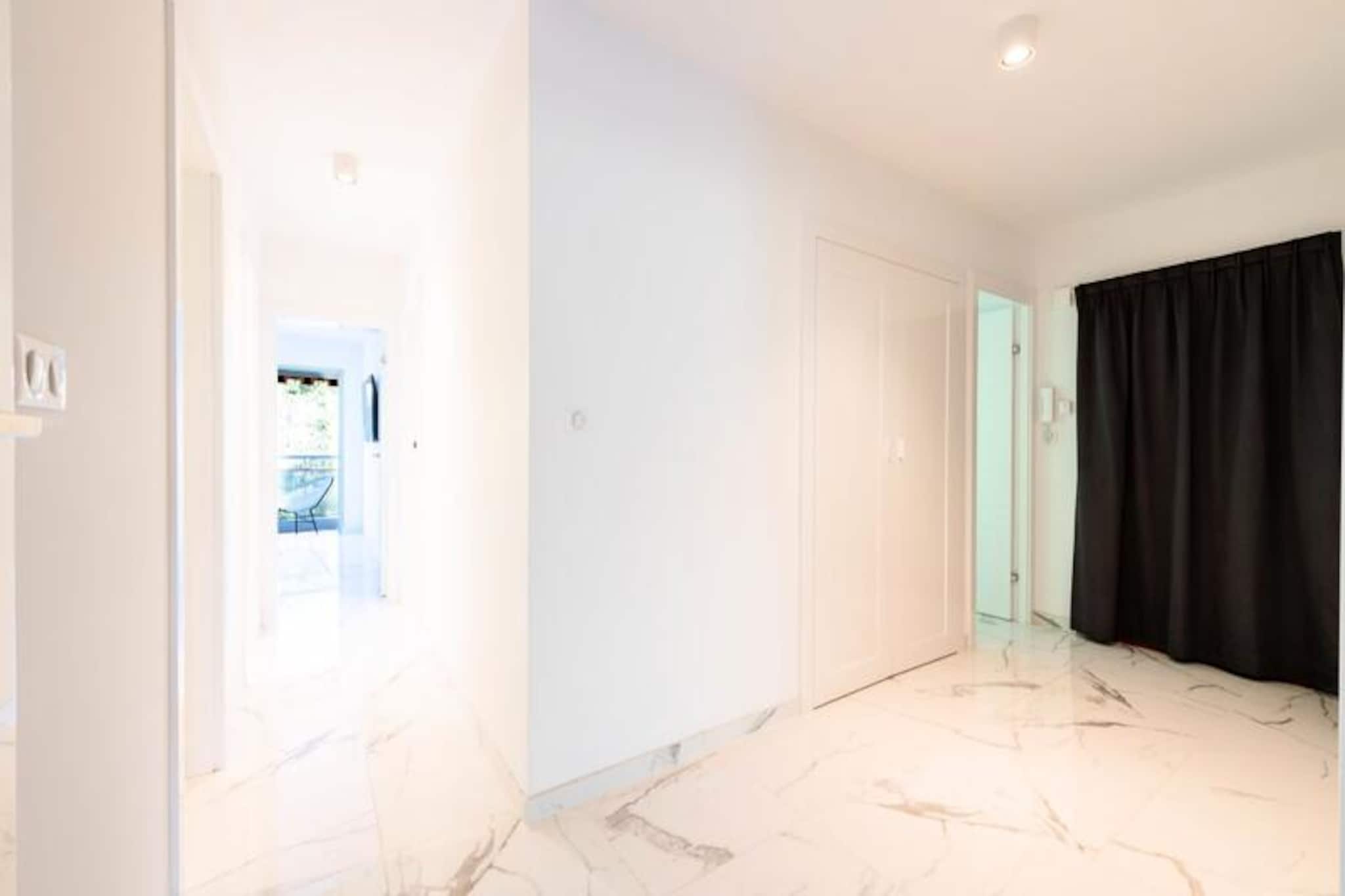 Résidence Spacieux 3p En Résidence Avec Piscine-Niet-getagd