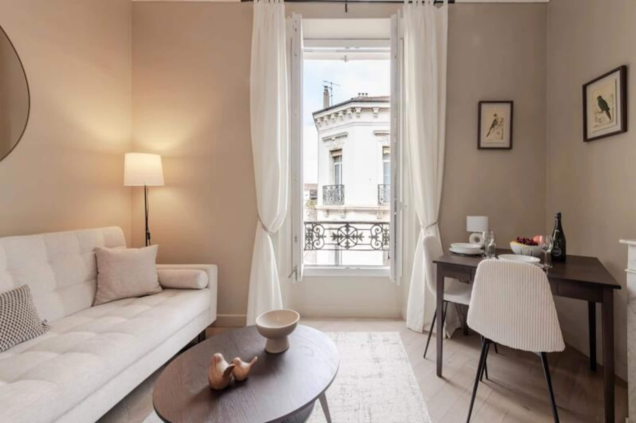 2P Renovated Heart of Cannes