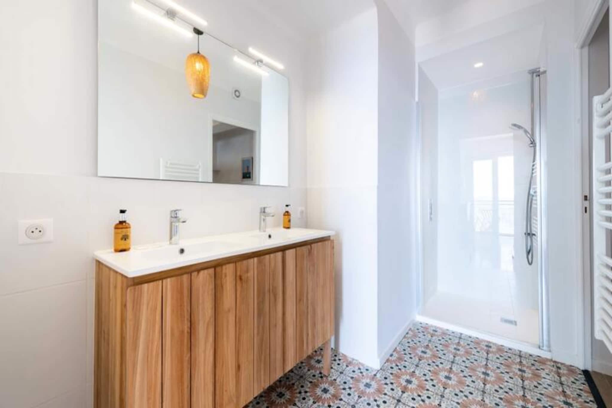 Résidence Cannes – Suquet Vue Mer & Accès Plage-Niet-getagd