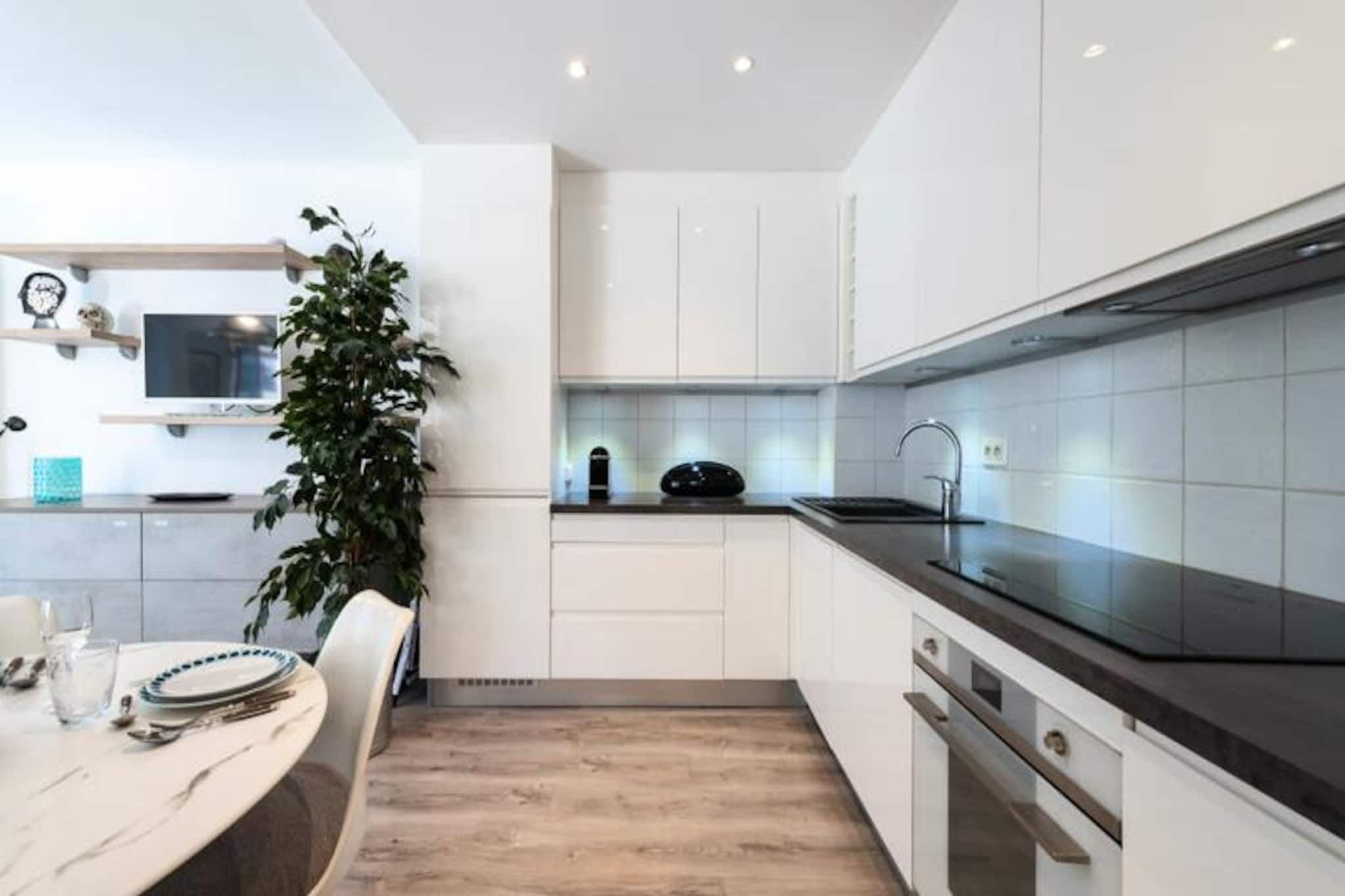 Bright apartment in central Cannes