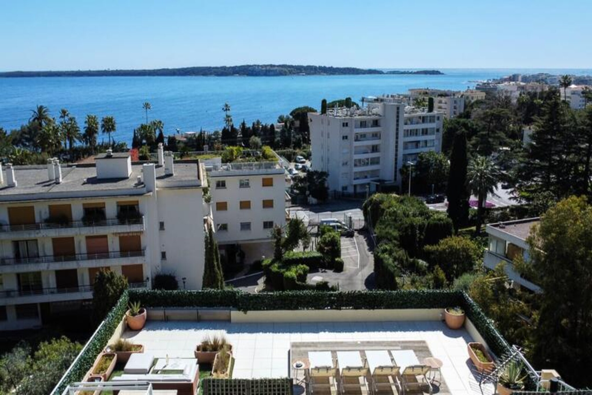 Apartment in Cannes with Rooftop Sea View