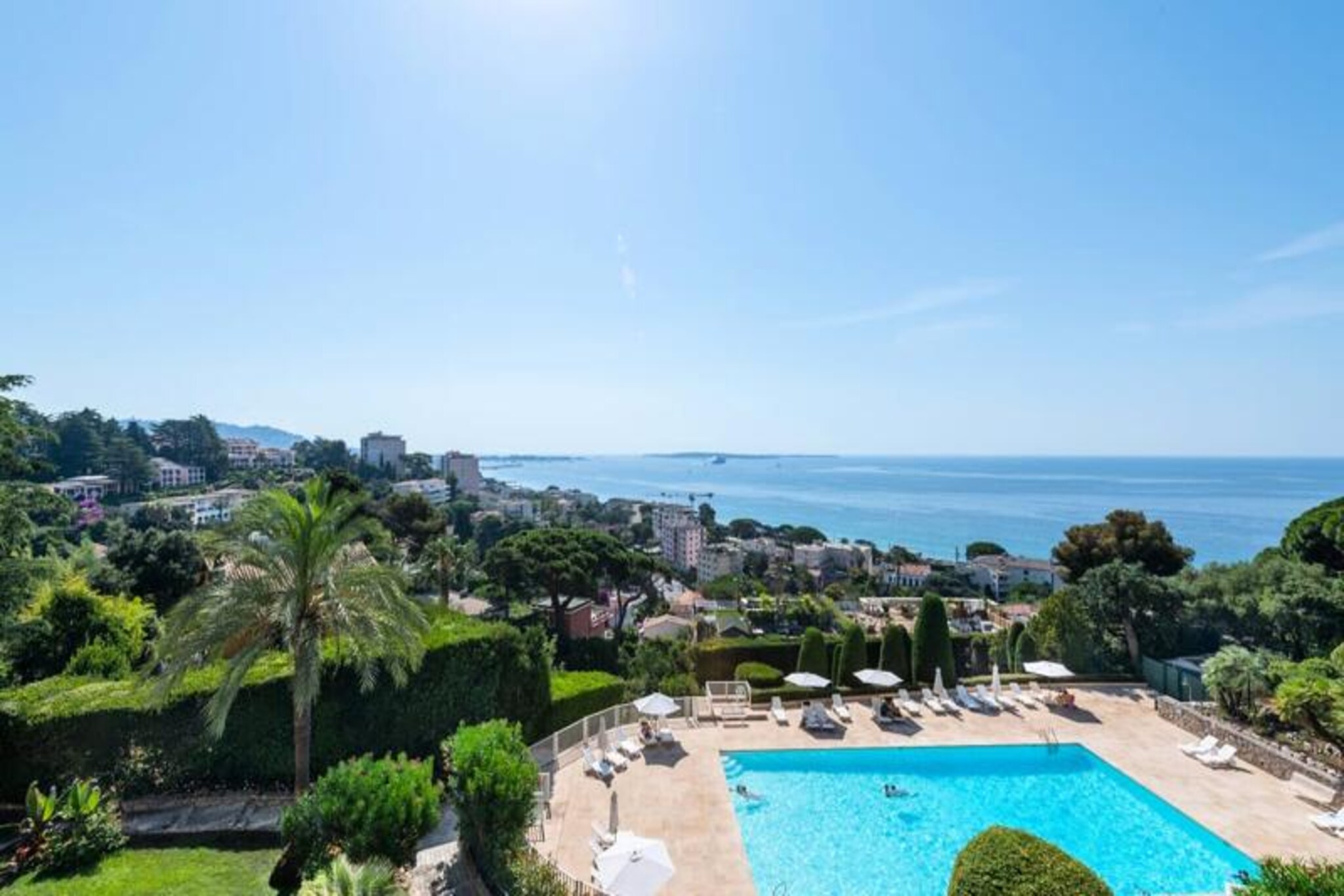 Apartment in Cannes with Sea View & Pool