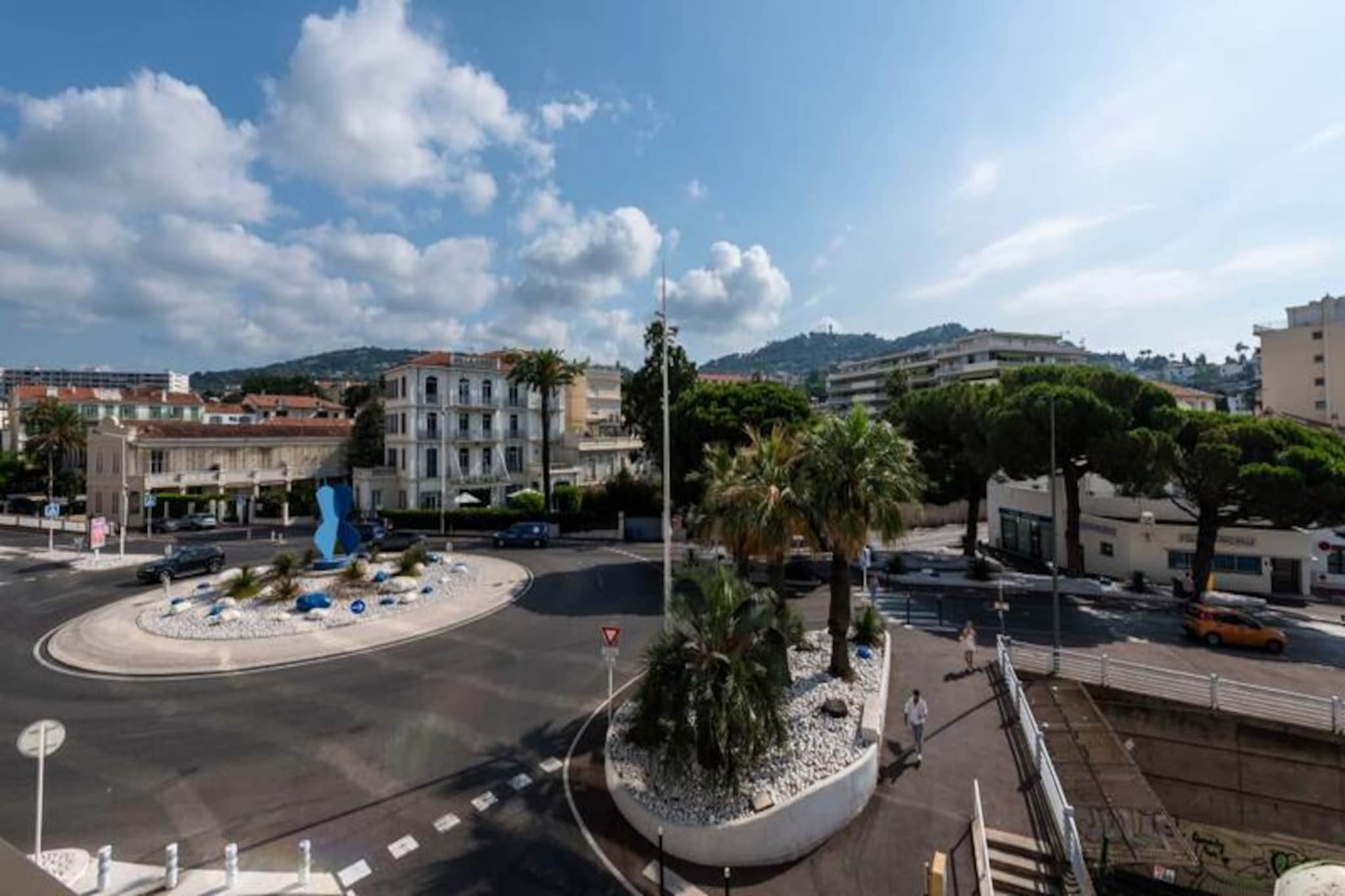 Résidence 2p Traversant, Centre Cannes, Rue D’antibes-Niet-getagd