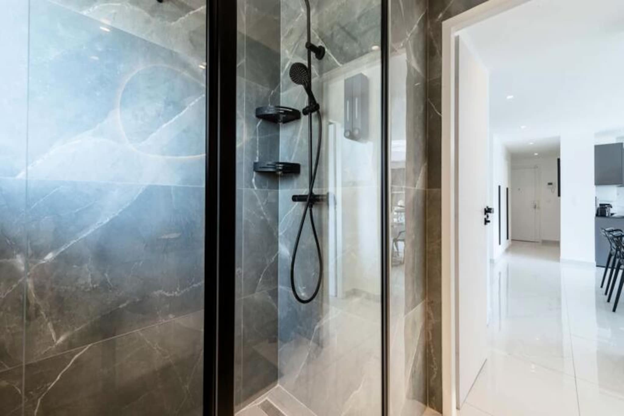 Résidence 2p Traversant, Centre Cannes, Rue D’antibes-Niet-getagd