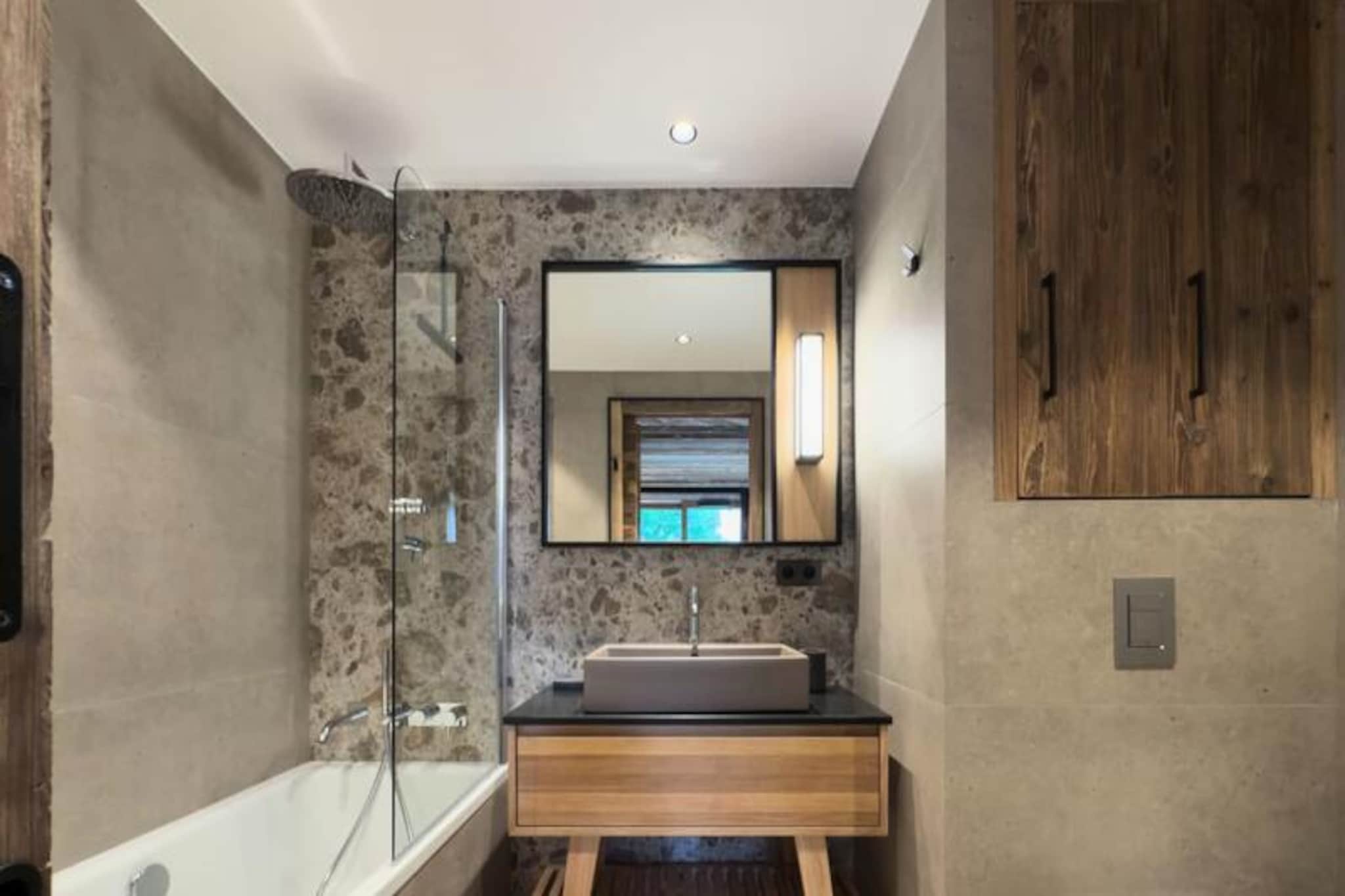 Fleur Des Alpes 102-Niet-getagd