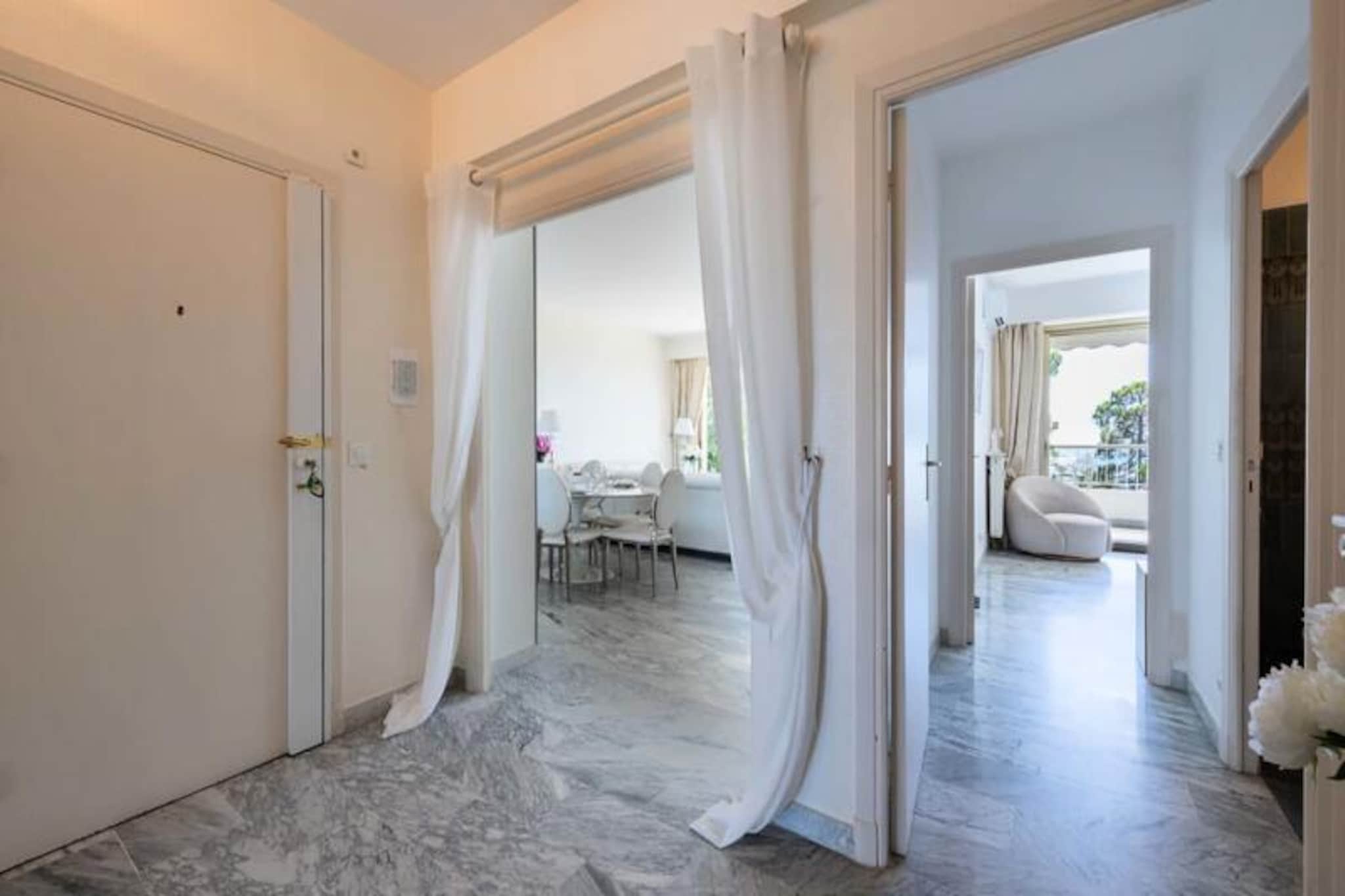 Résidence Spacieux 2p Vue Mer – Résidence Avec Piscine, Cannes-Niet-getagd