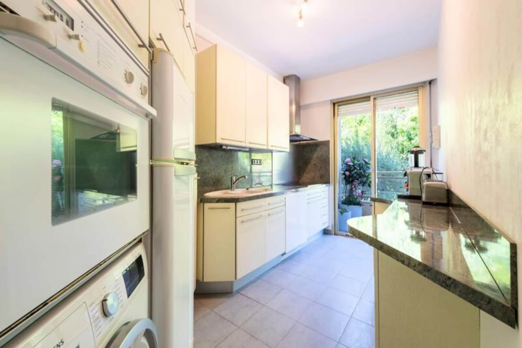 Résidence Spacieux 2p Vue Mer – Résidence Avec Piscine, Cannes-Niet-getagd