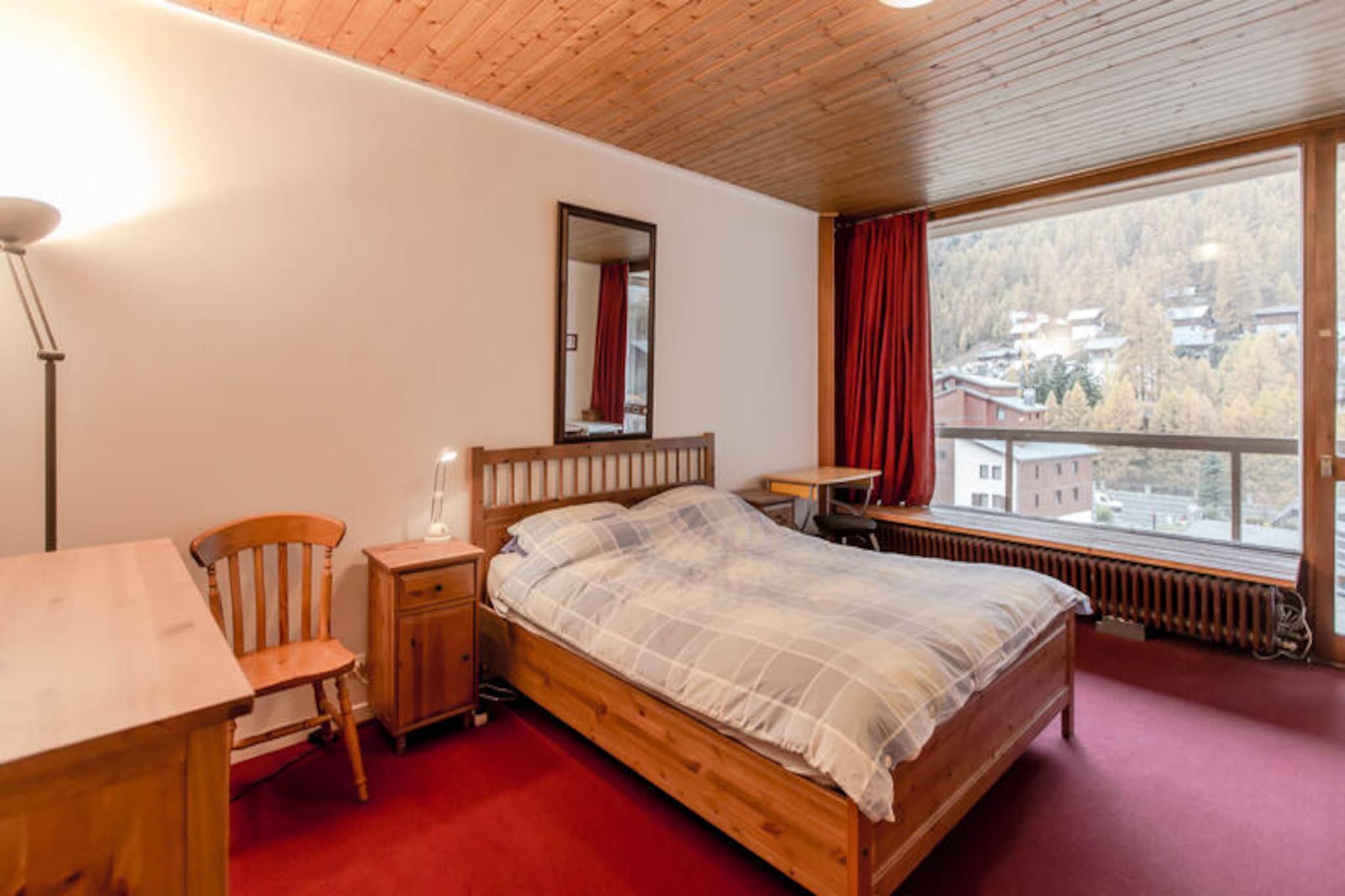 Cozy and bright three-room apartment near the center
