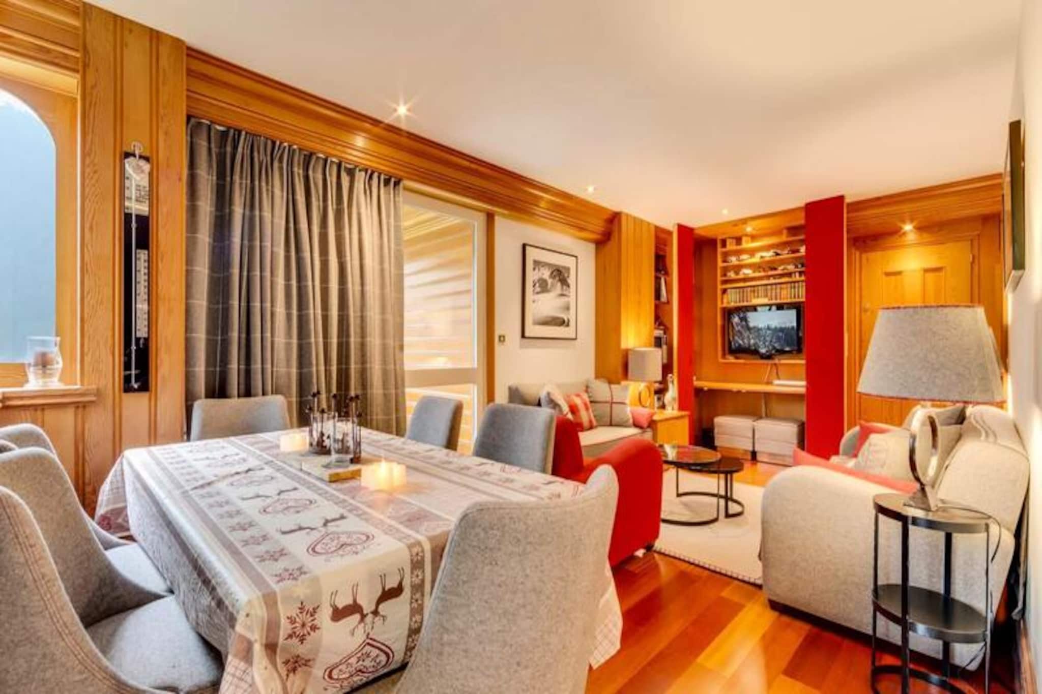 Bright apartment in the center of the station with terrace