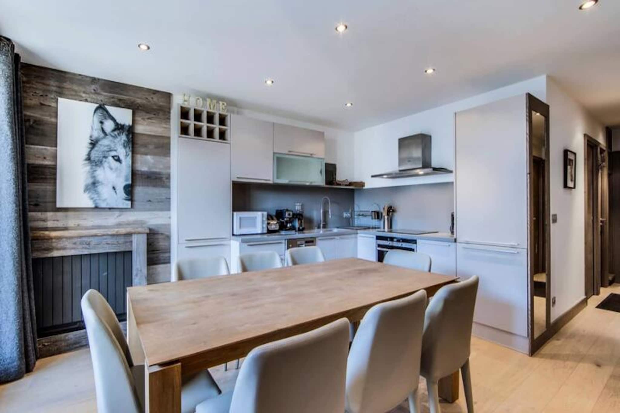 Fully renovated ski-in/ski-out apartment with balcony