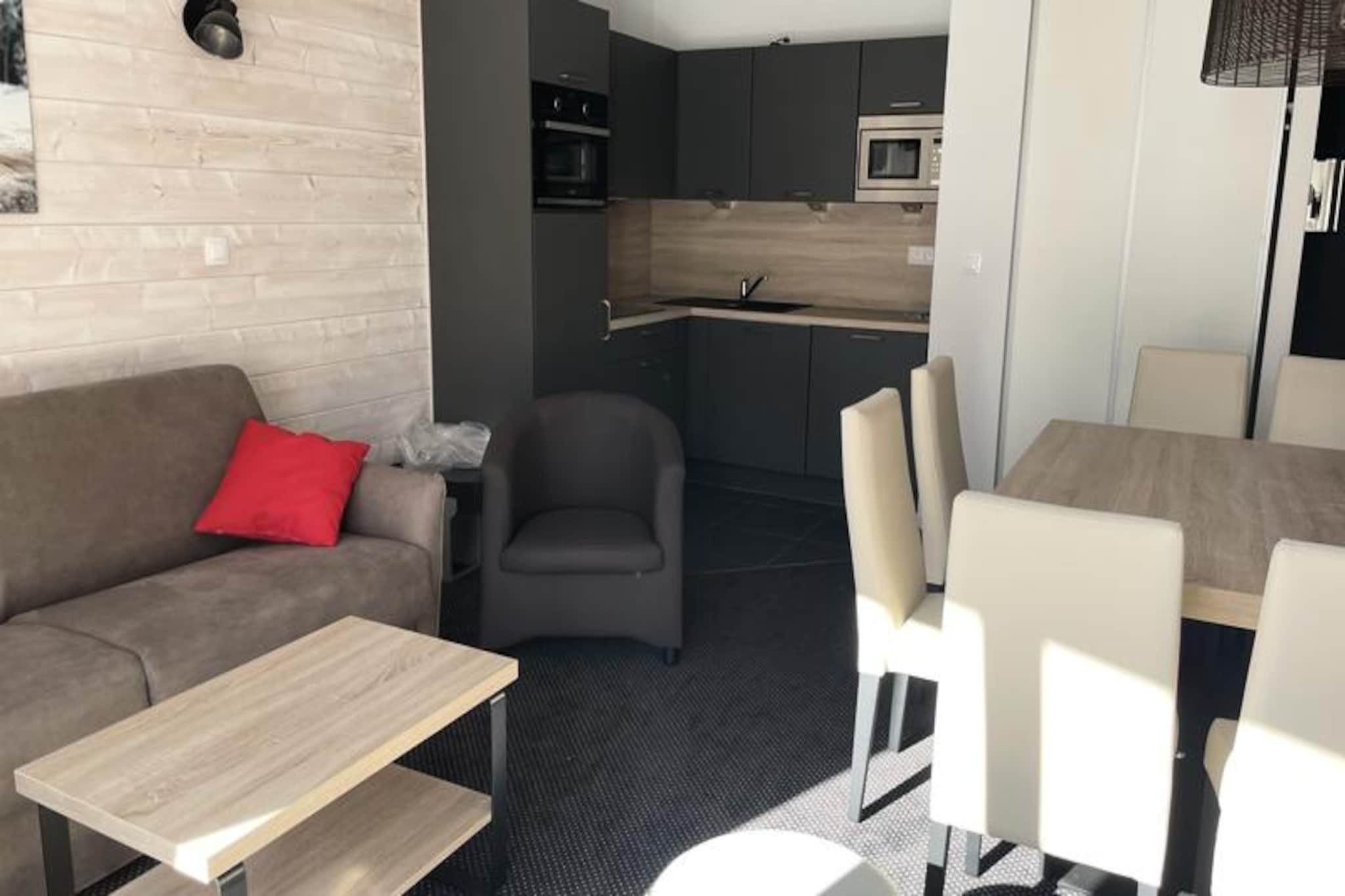 Studio for 8 people