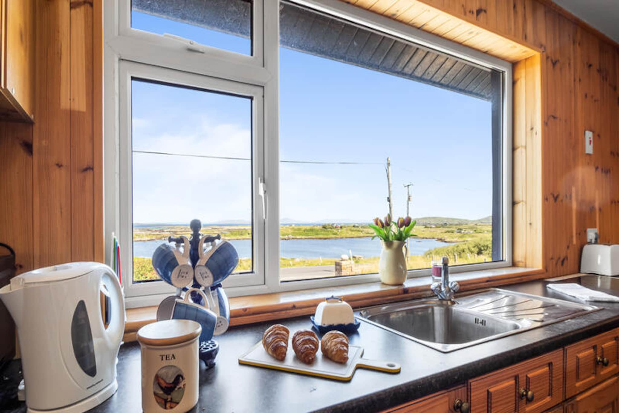 Cottage in Cleggan with Sea and Lake Views