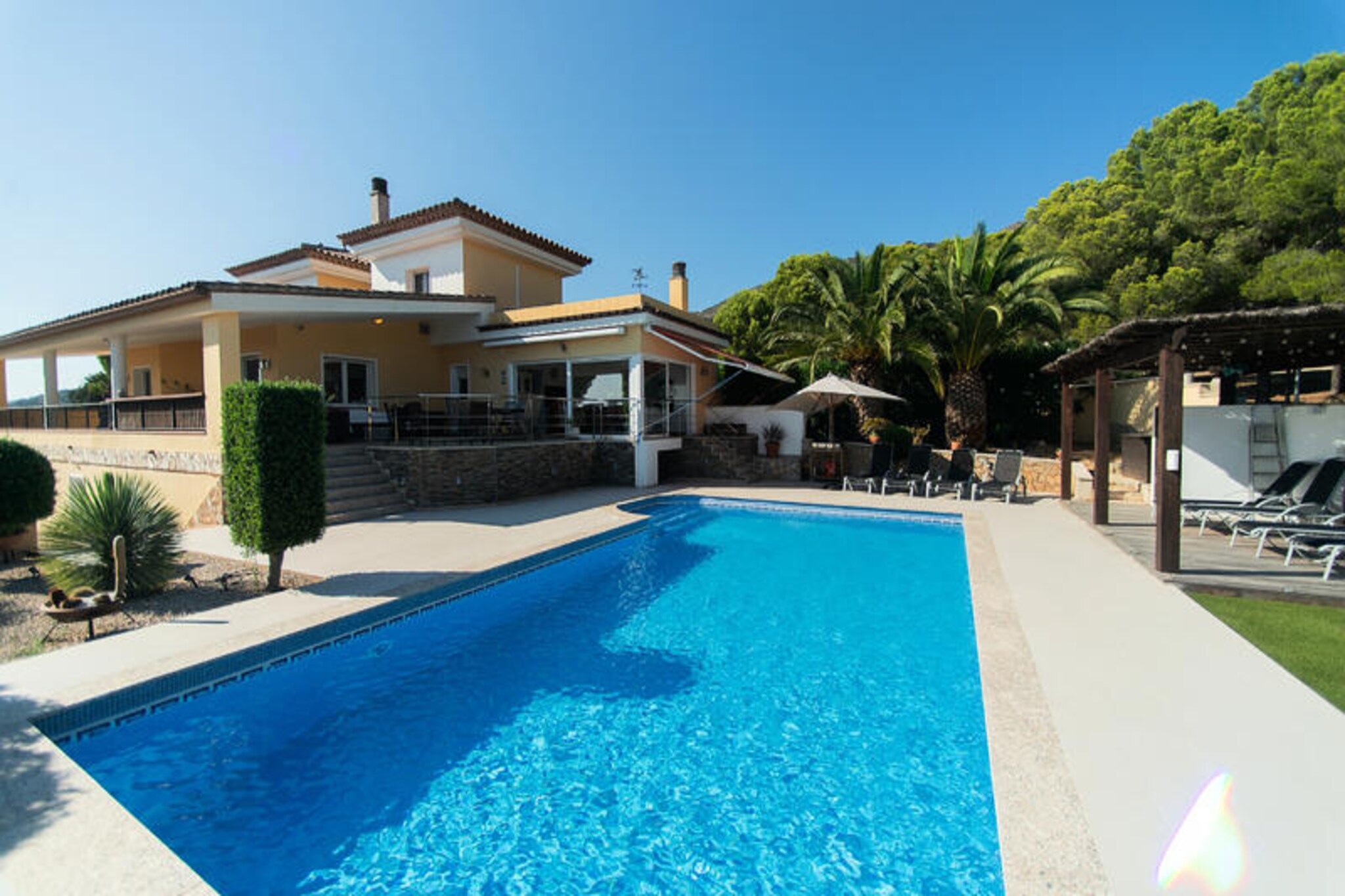 Villa in Palau-Saverdera with Private Pool