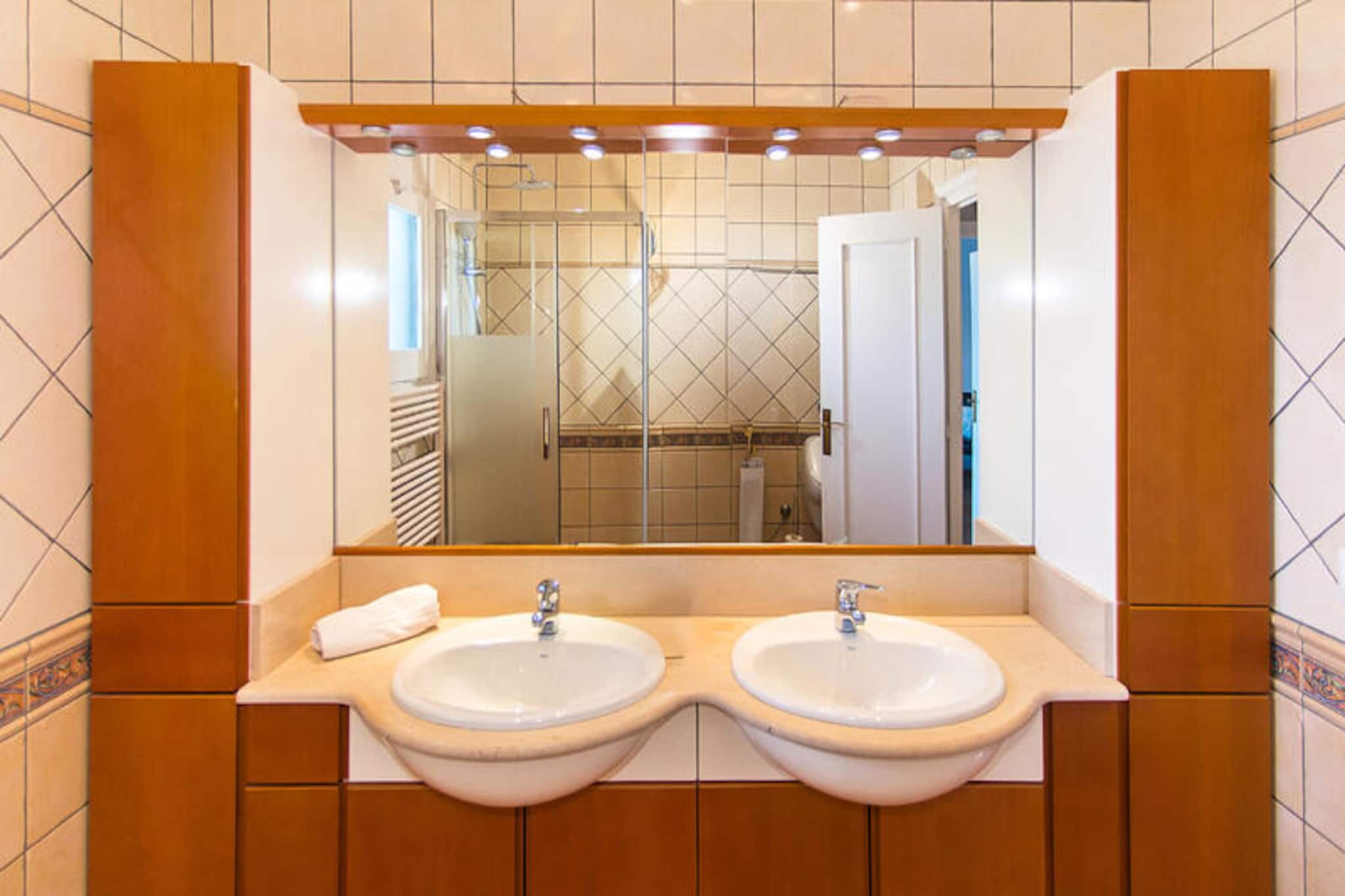 Maison à Roses-Non tagué