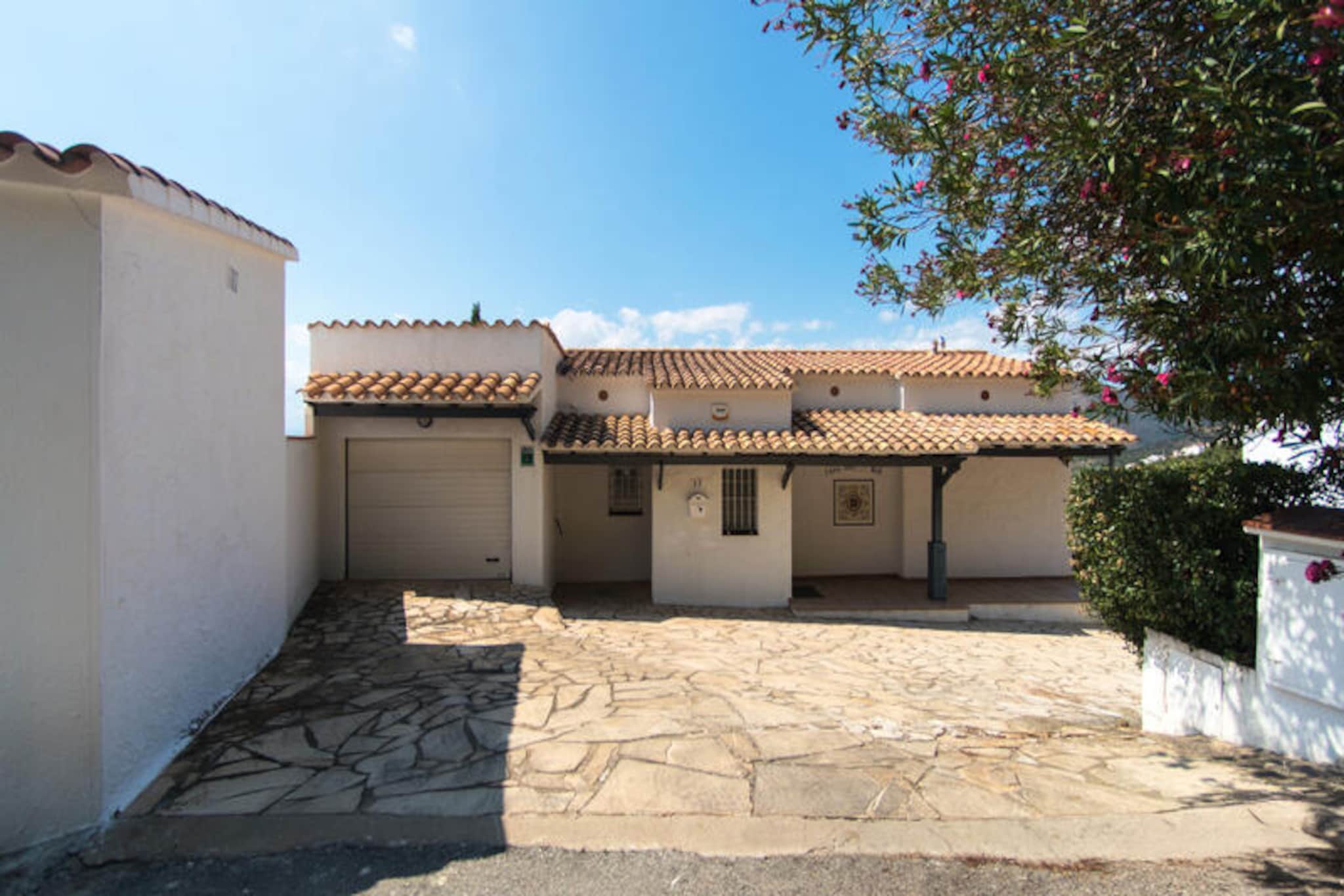 Maison à Roses-Non tagué