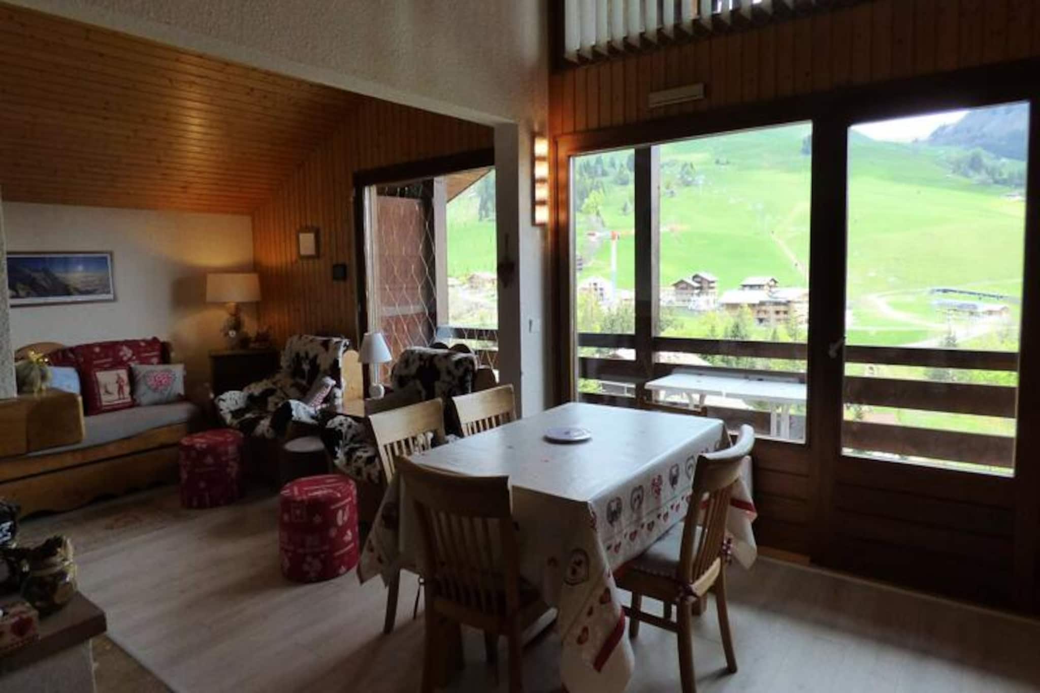 Apartment in Le Chinaillon with Slope Views