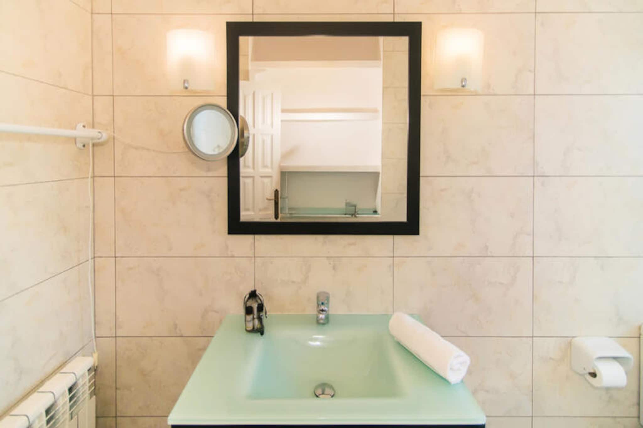 Maison à Roses-Niet-getagd