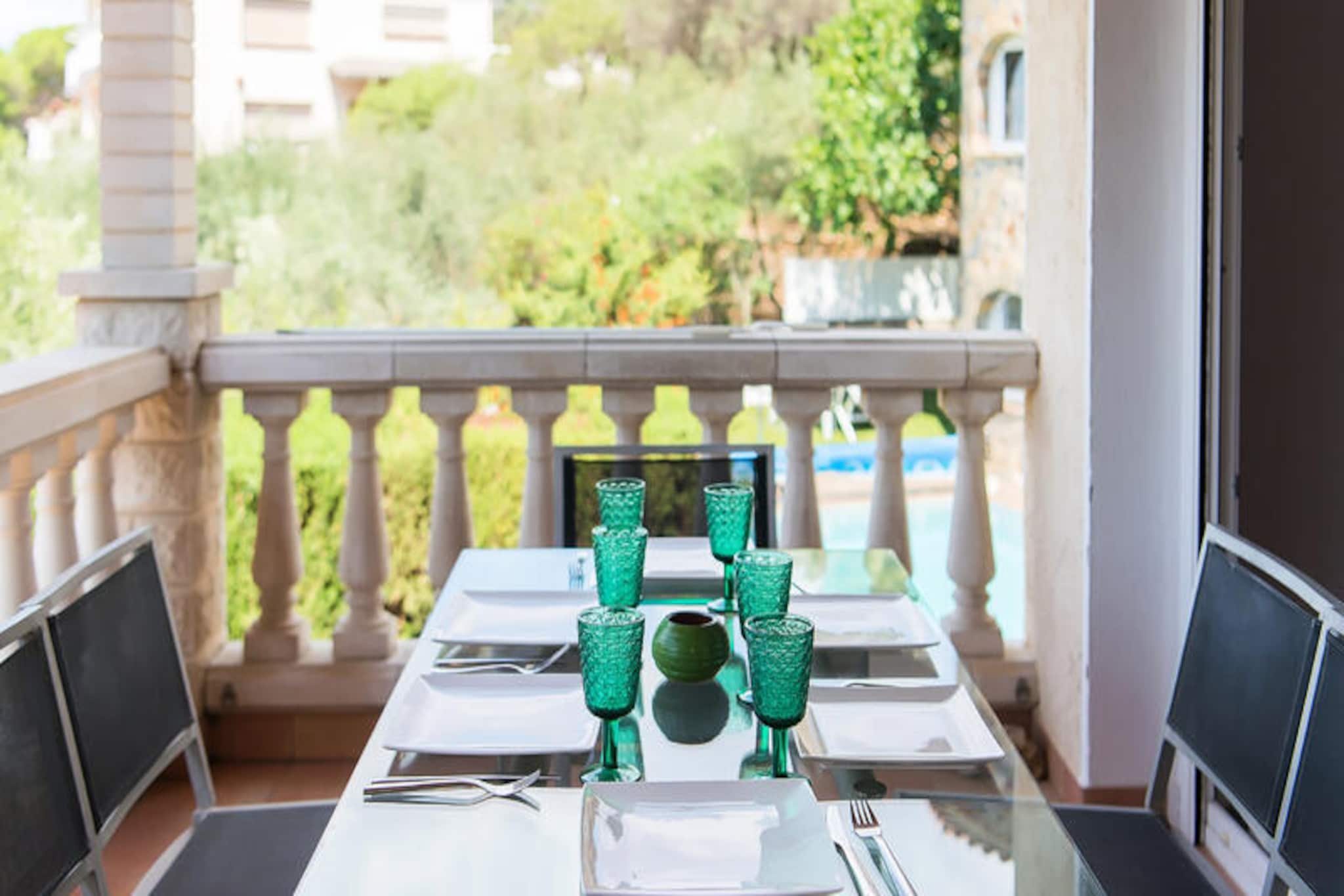 Maison à Roses-Niet-getagd