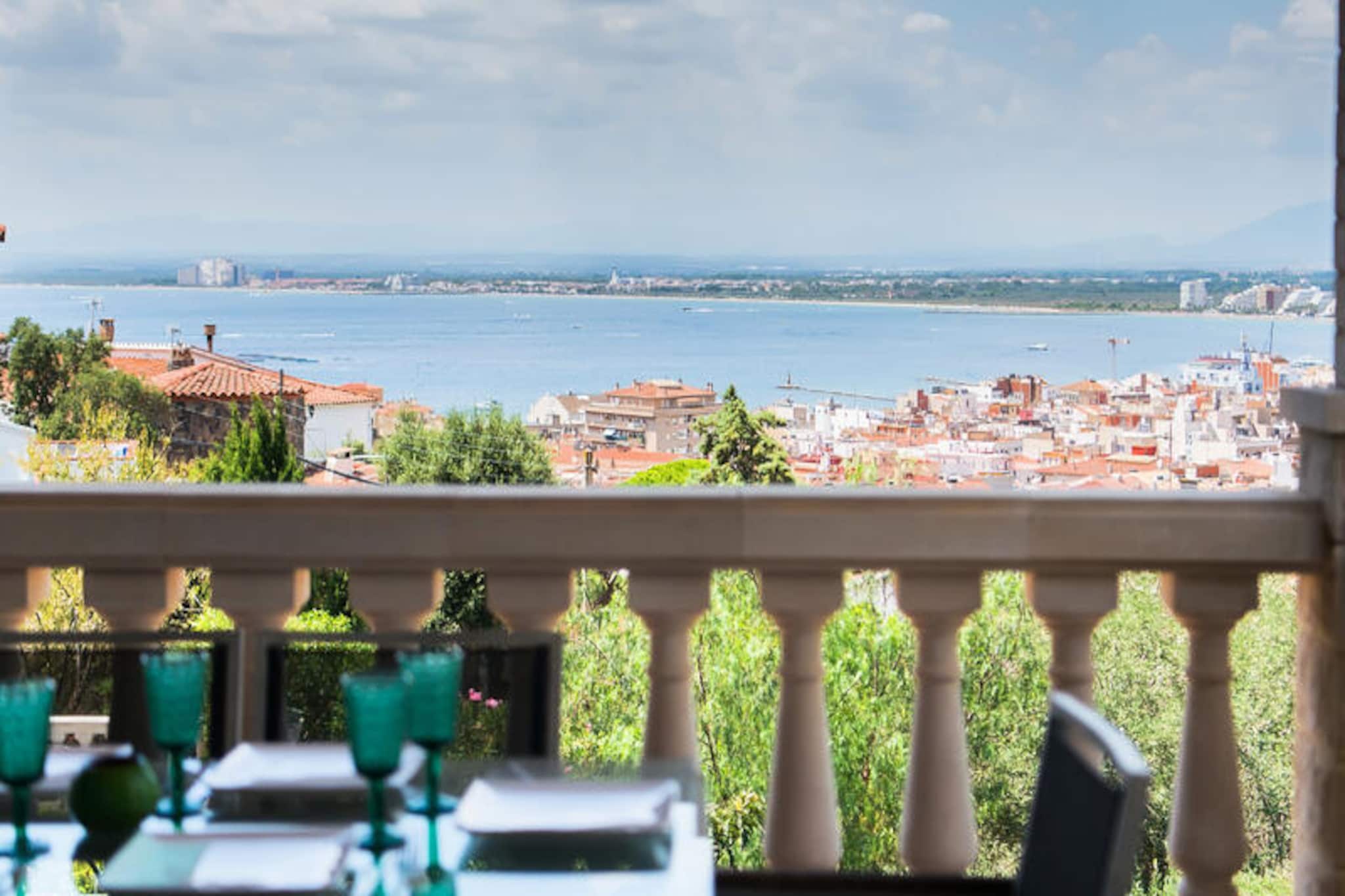 Maison à Roses-Niet-getagd