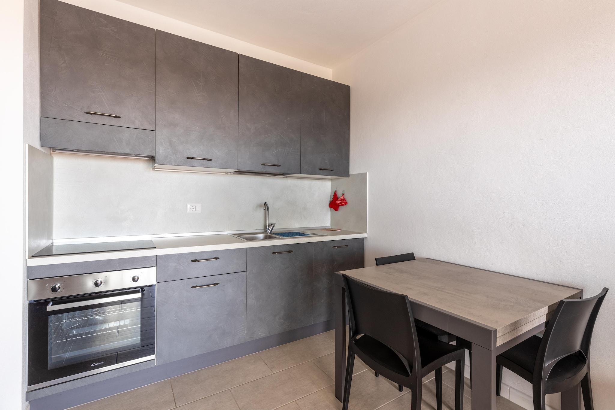 Apartment in a residence with swimming pool