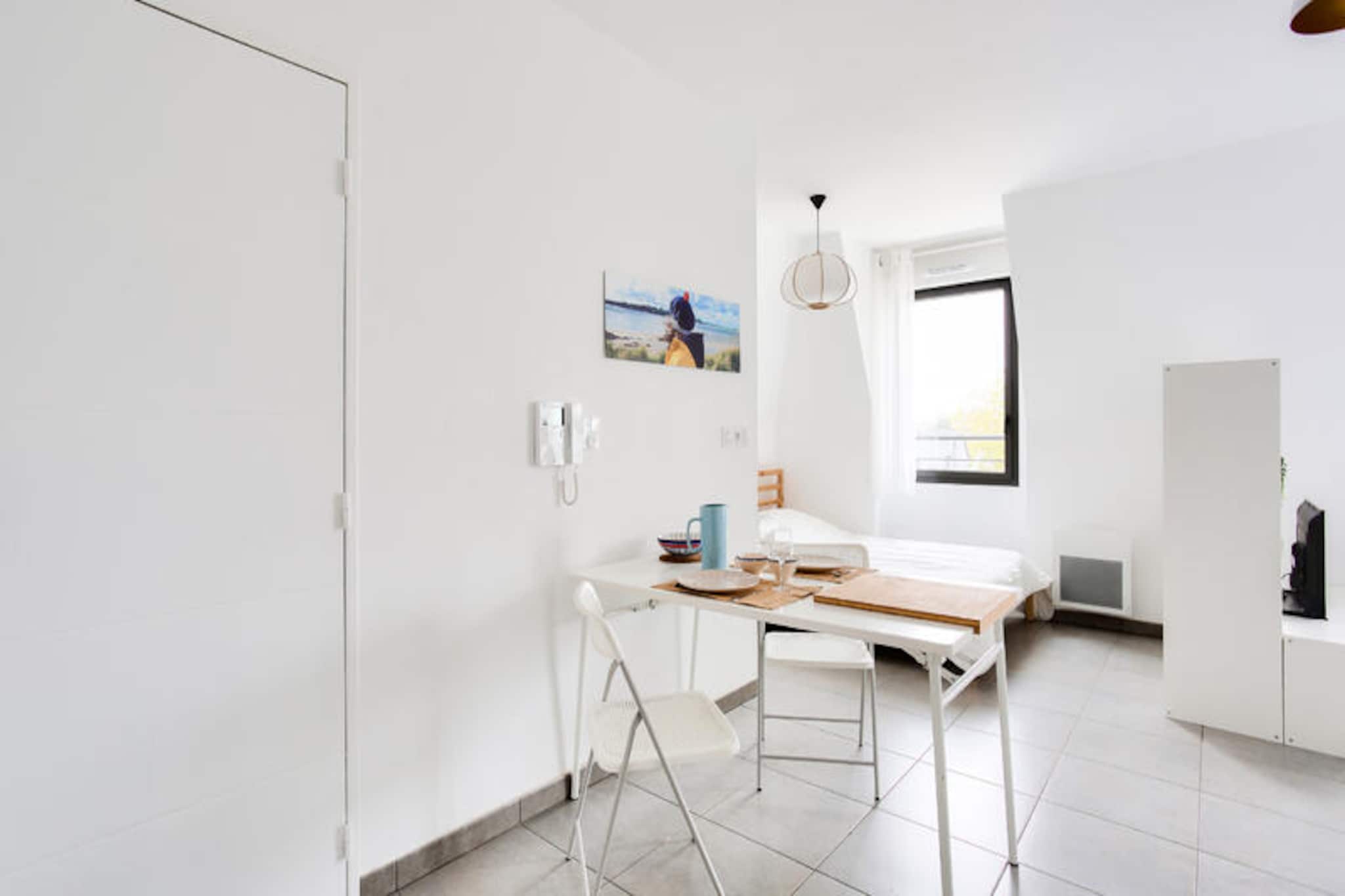 Studio à Dinard-Non tagué