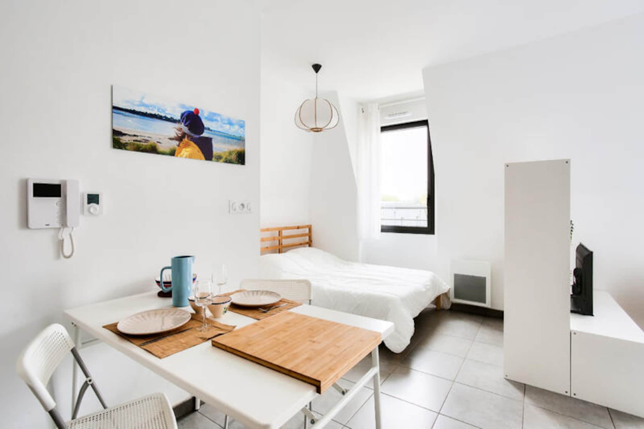 Studio à Dinard-Non tagué