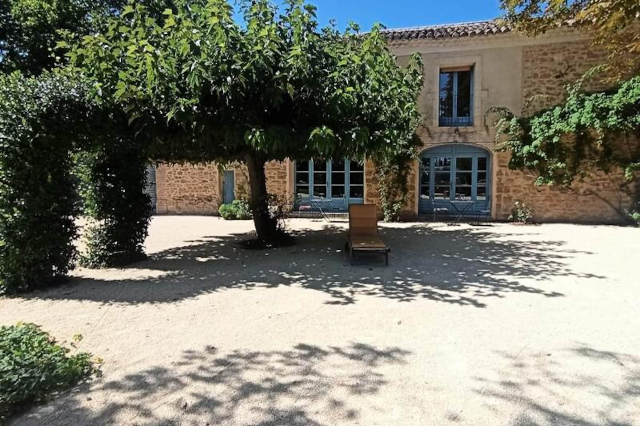 Farmhouse in Provence with Pool & Jacuzzi