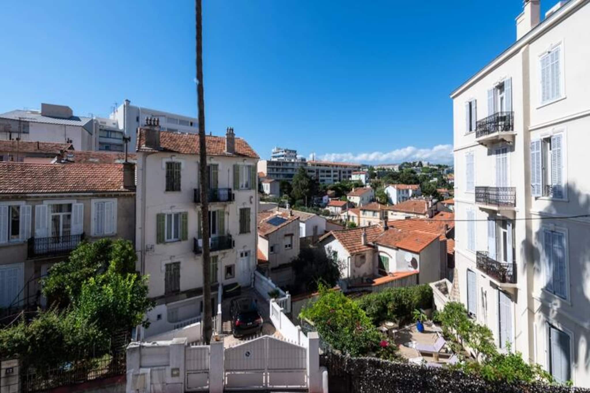 Cannes 2P Near City Center