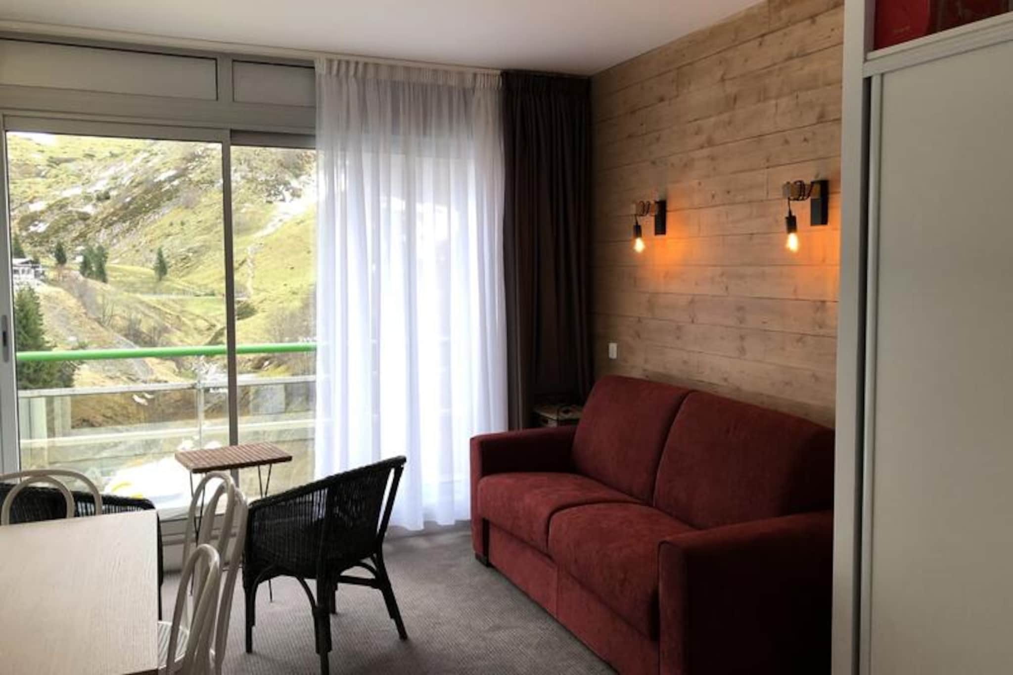 Holiday Home near Pyrenees Ski Slopes