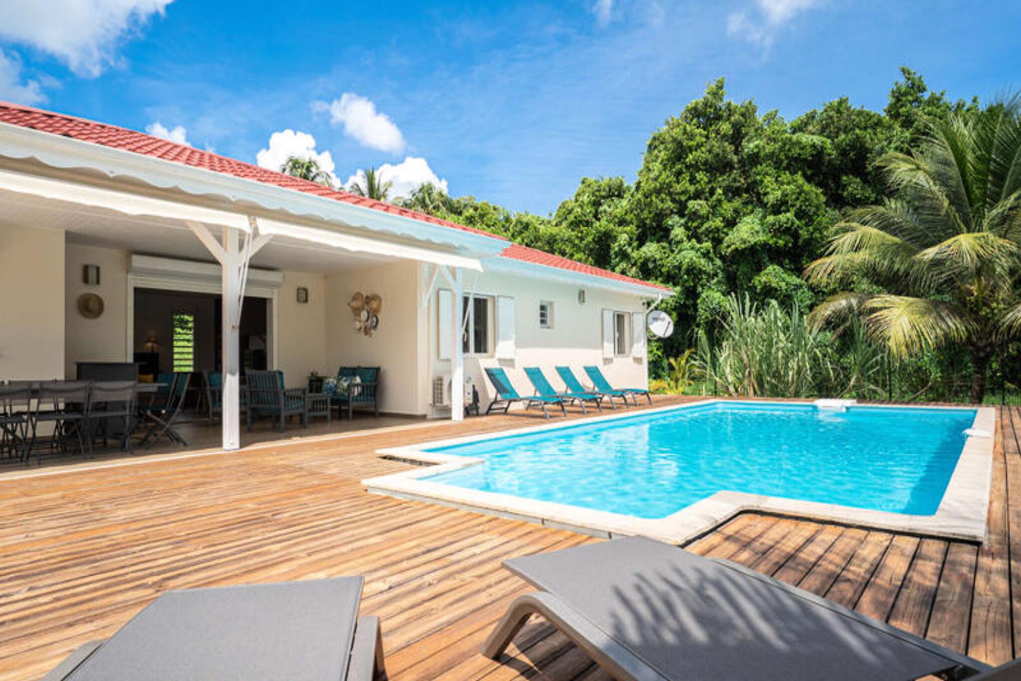 Villa in Le Lamentin with Private Pool