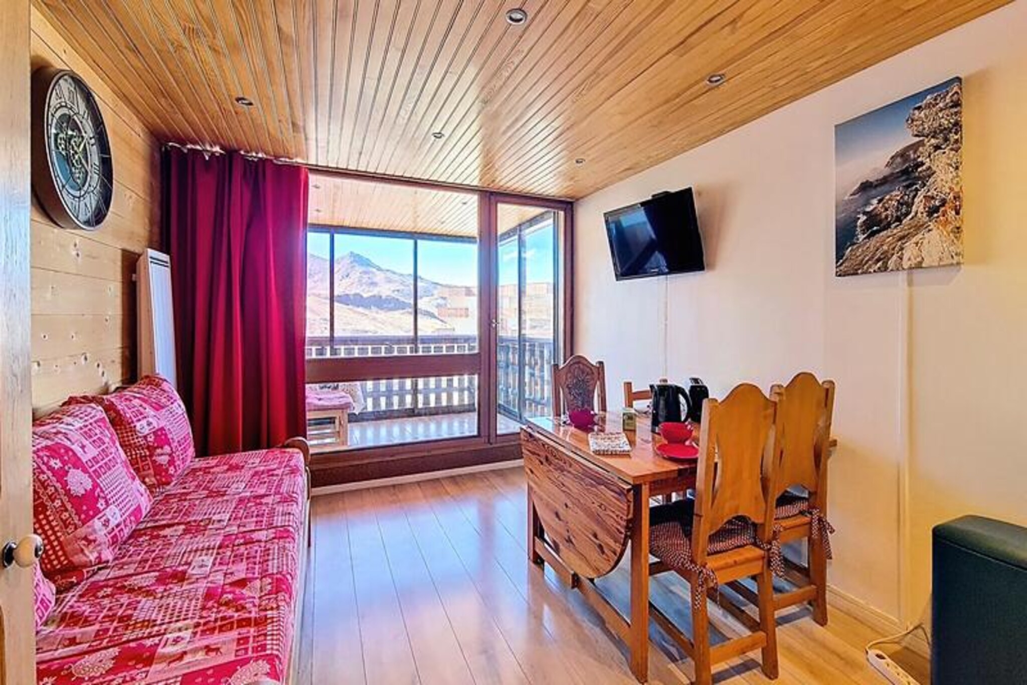 Apartment in Péclet near Ski Slopes