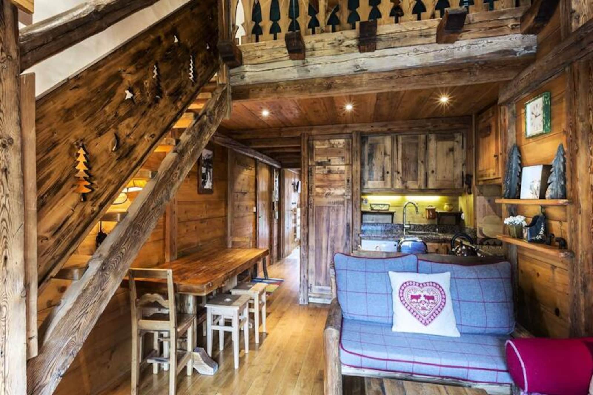 Comfortable duplex apartment, ski-in/ski-out access, balcony