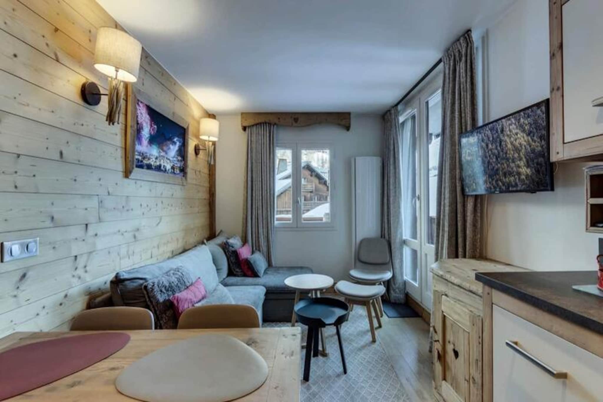 Fully renovated apartment, close to the slopes, balcony