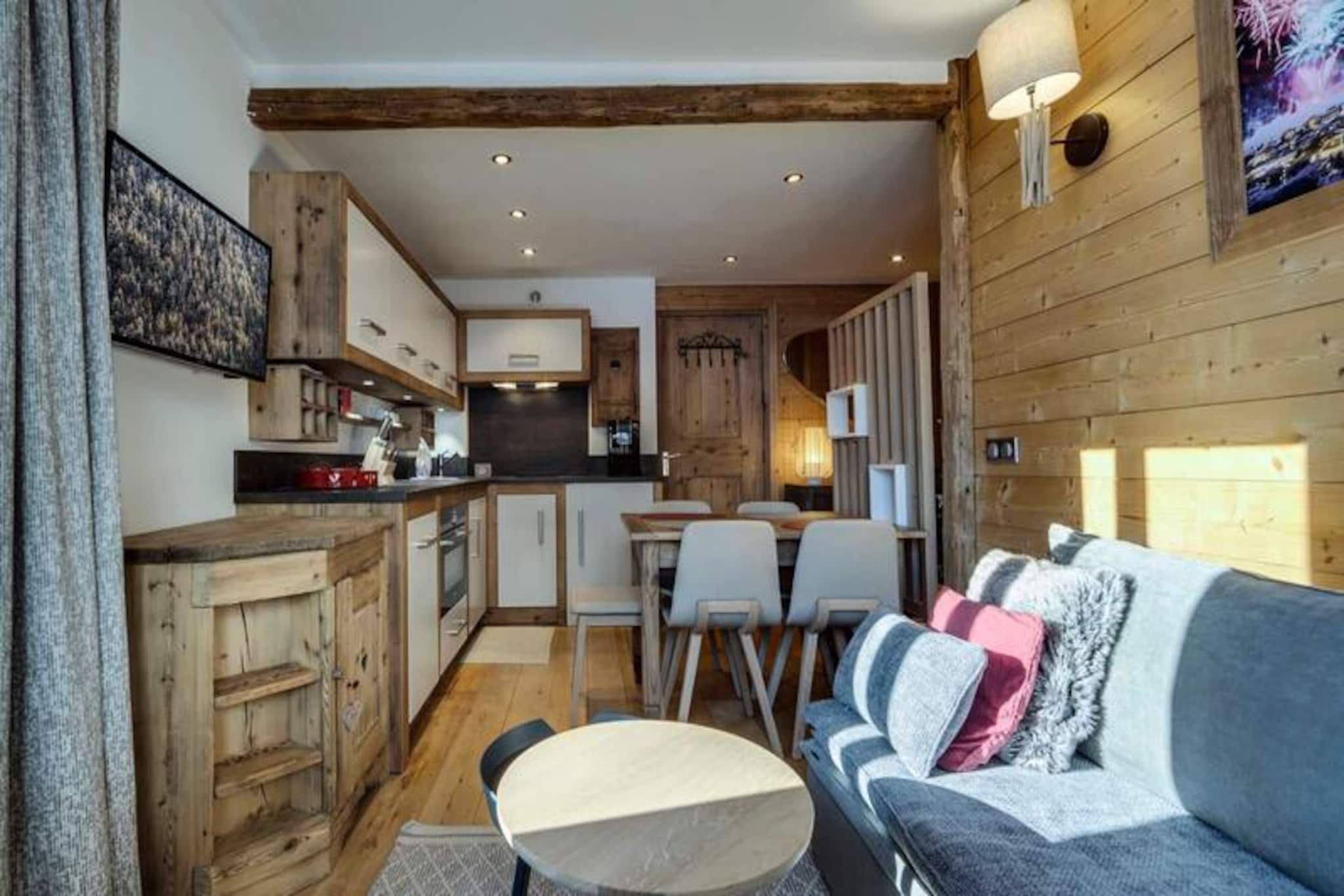 Fully renovated apartment, close to the slopes, balcony