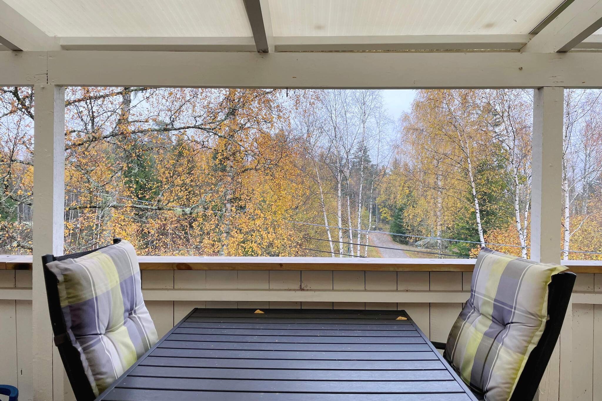 Gezellig toevluchtsoord in het bos met bubbelbad-Buitenlucht