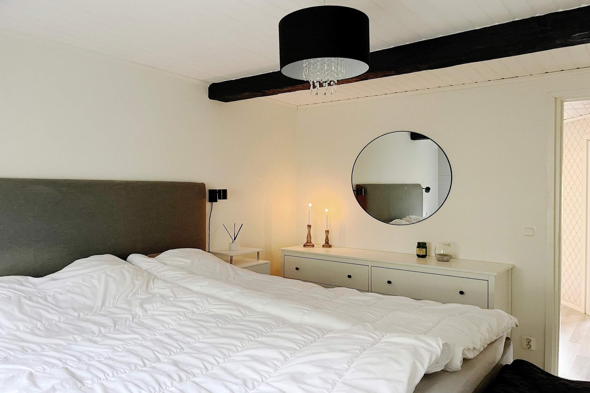 Gezellig toevluchtsoord in het bos met bubbelbad-Binnen