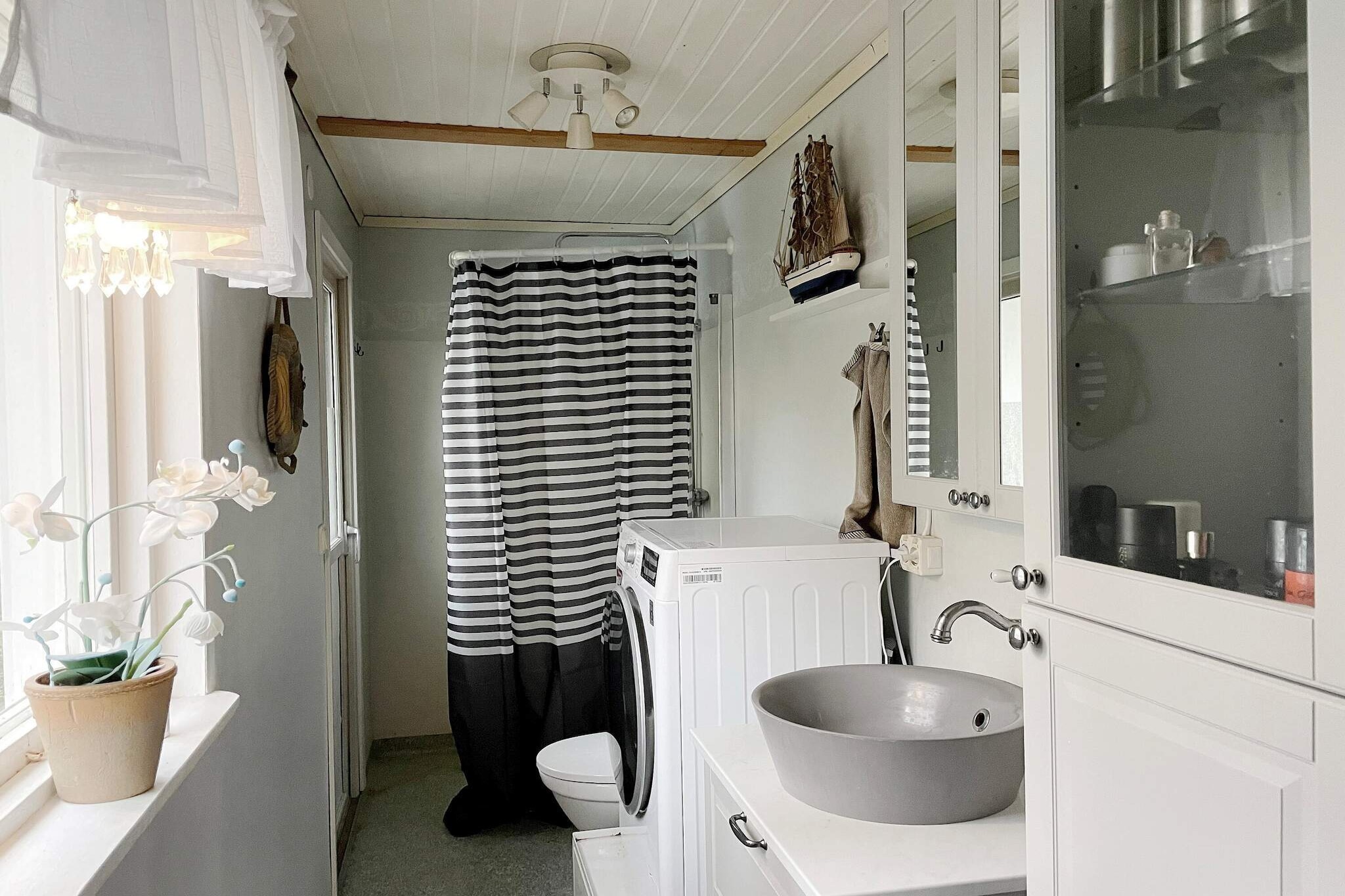 Gezellig toevluchtsoord in het bos met bubbelbad-Binnen