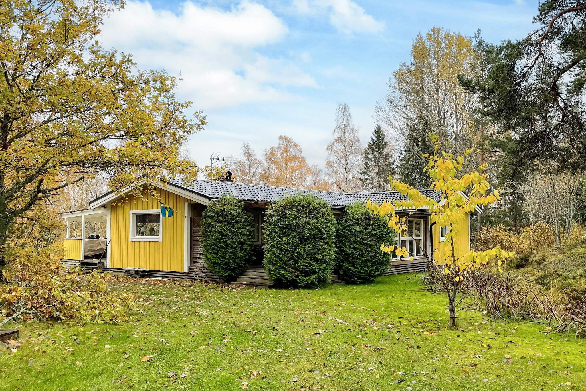 Gezellig toevluchtsoord in het bos met bubbelbad-Buitenlucht