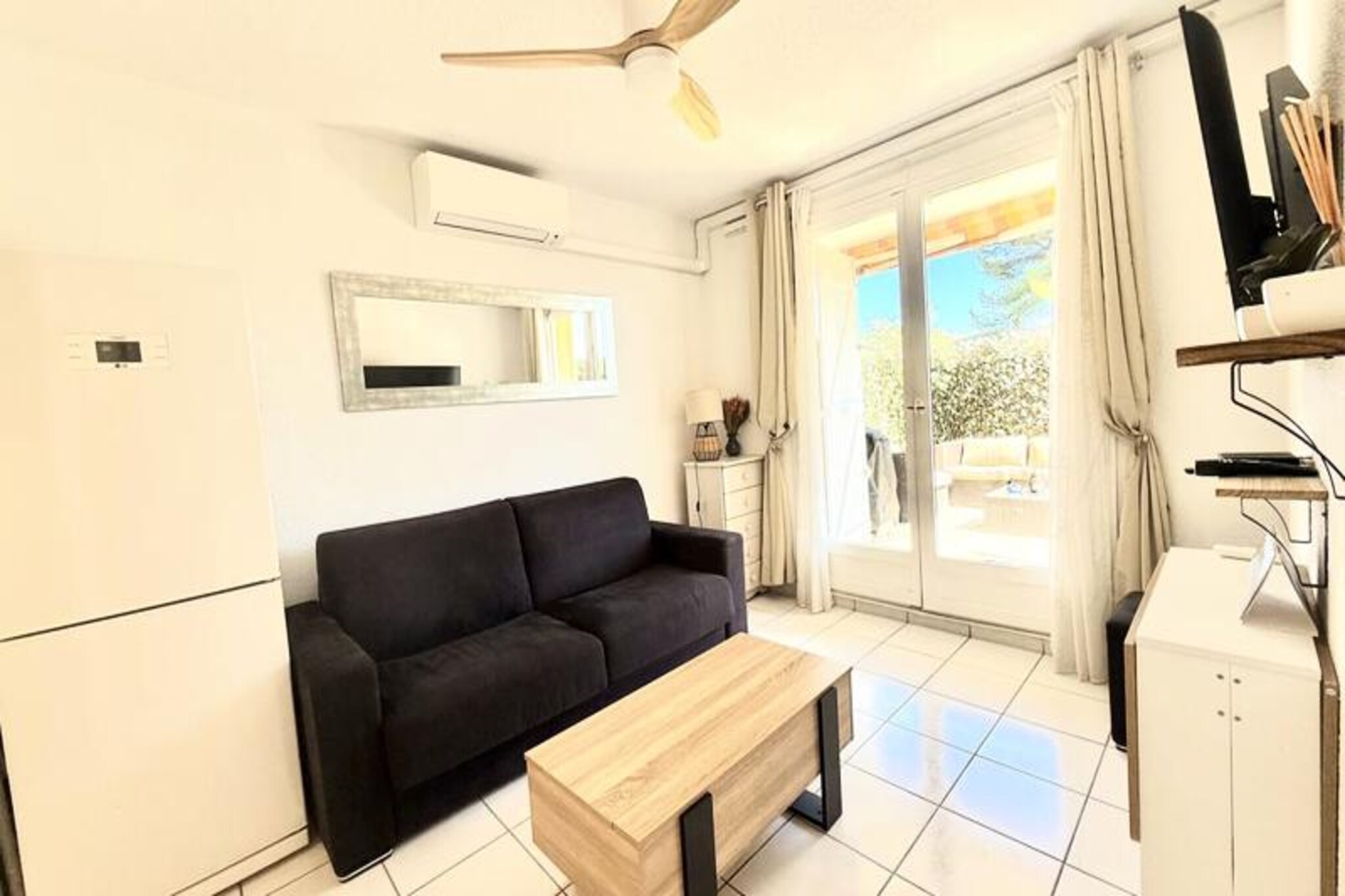 Apartment in Six-Fours near Sandy Beach