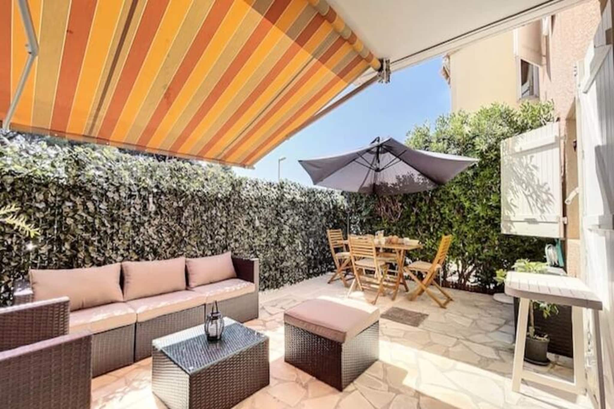 Apartment in Six-Fours near Sandy Beach
