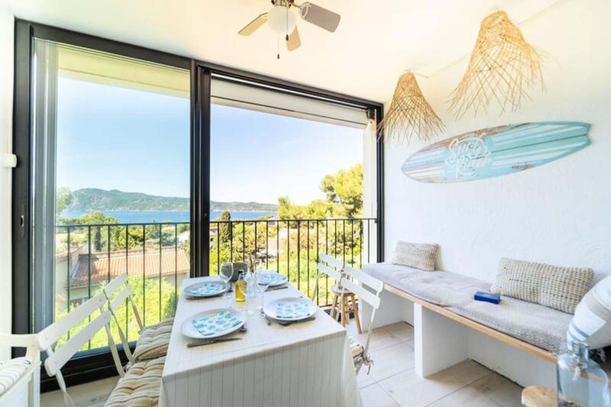 Apartment in Saint-Mandrier with Sea View