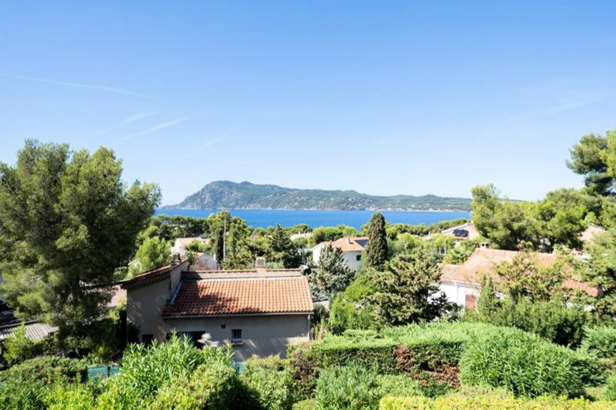 Apartment in Saint-Mandrier with Sea View