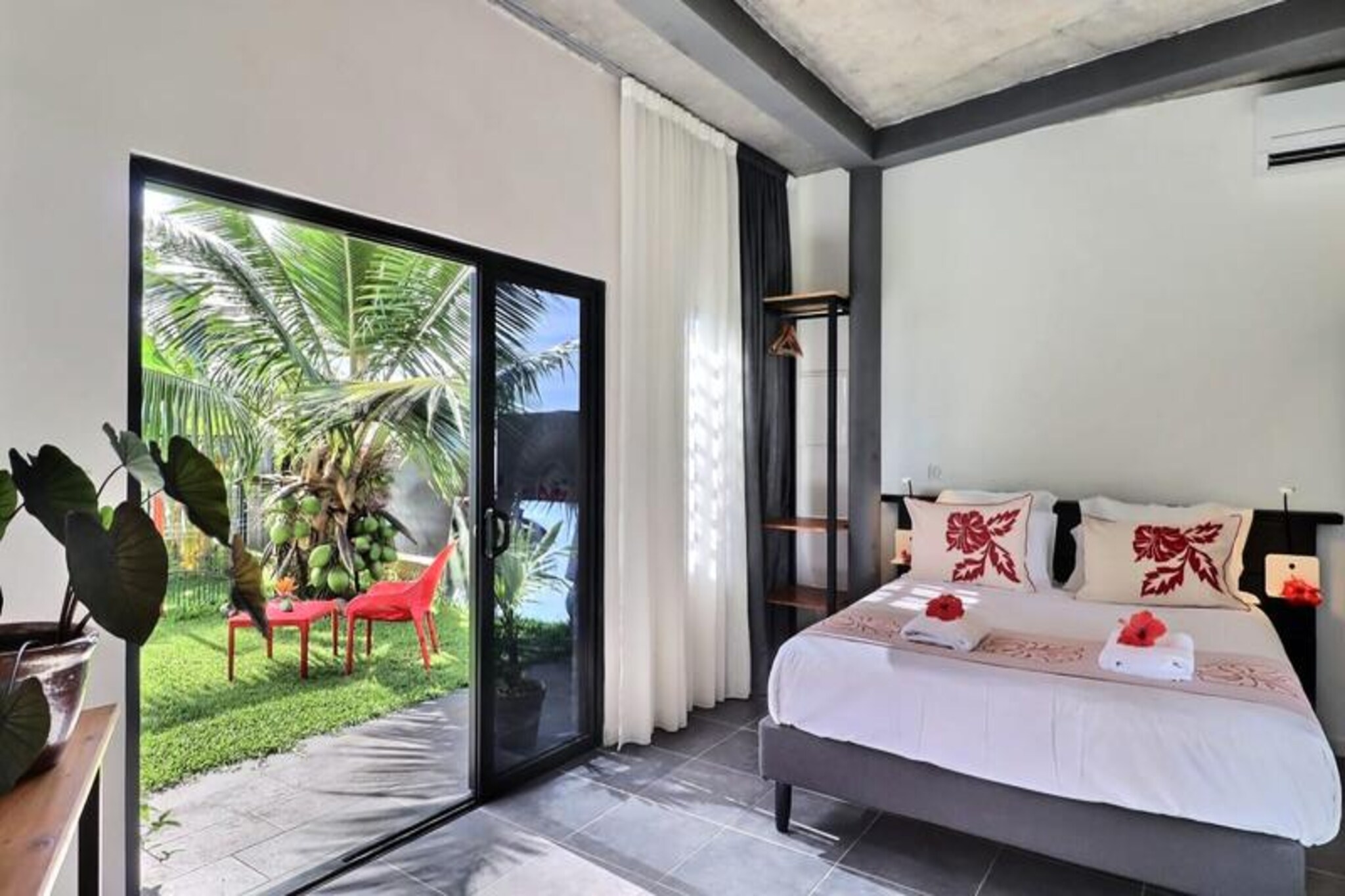 Villa in Papeete with Infinity Pool Views