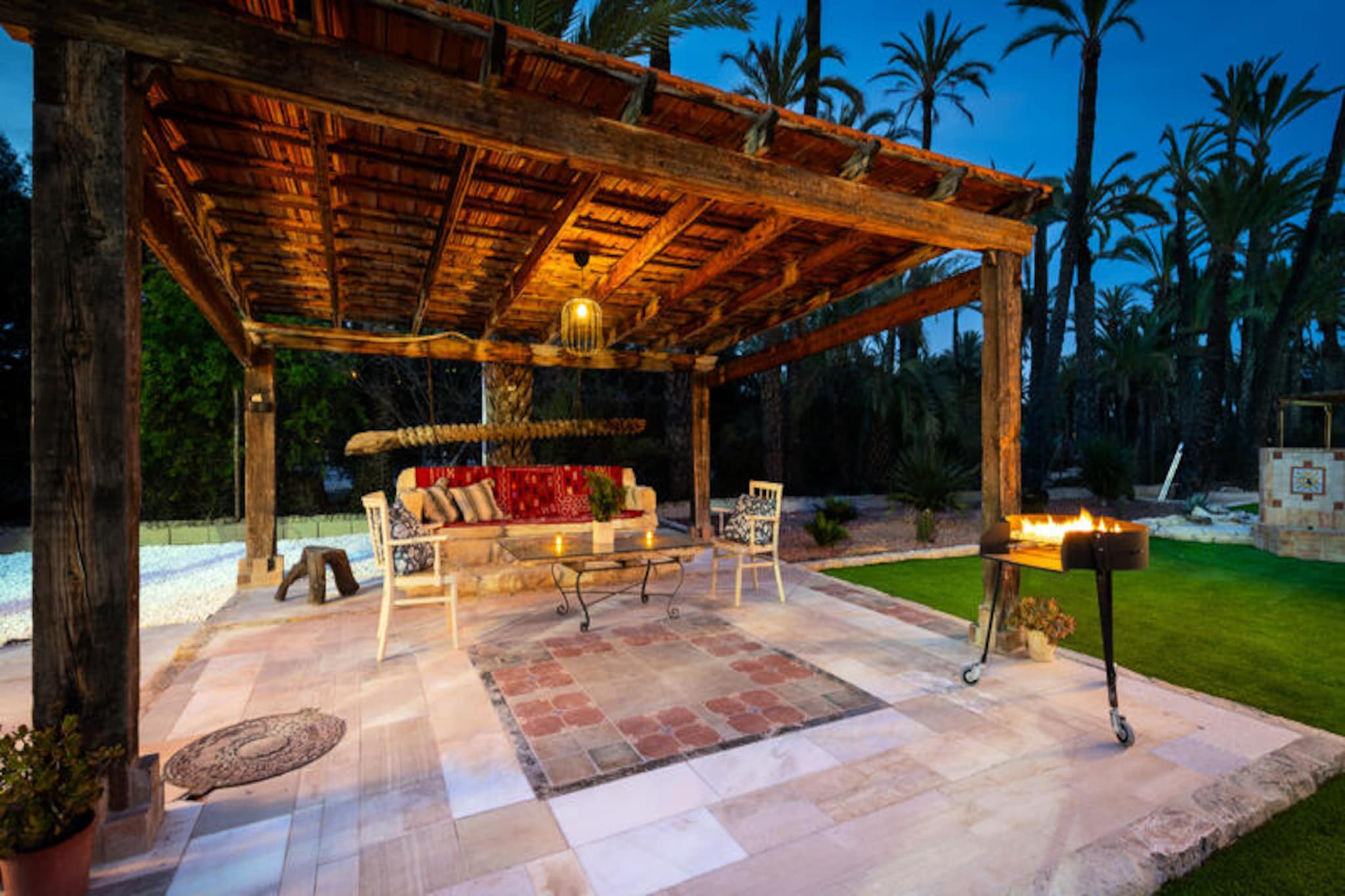 Villa in Elche with Private Pool & BBQ