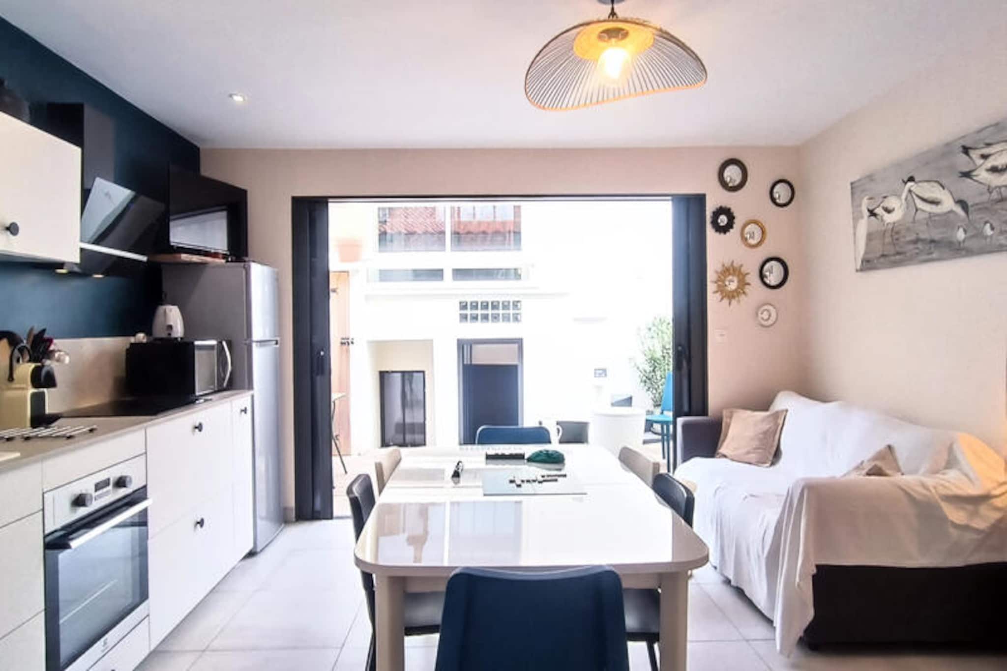 House in Arago near Beach & Promenade