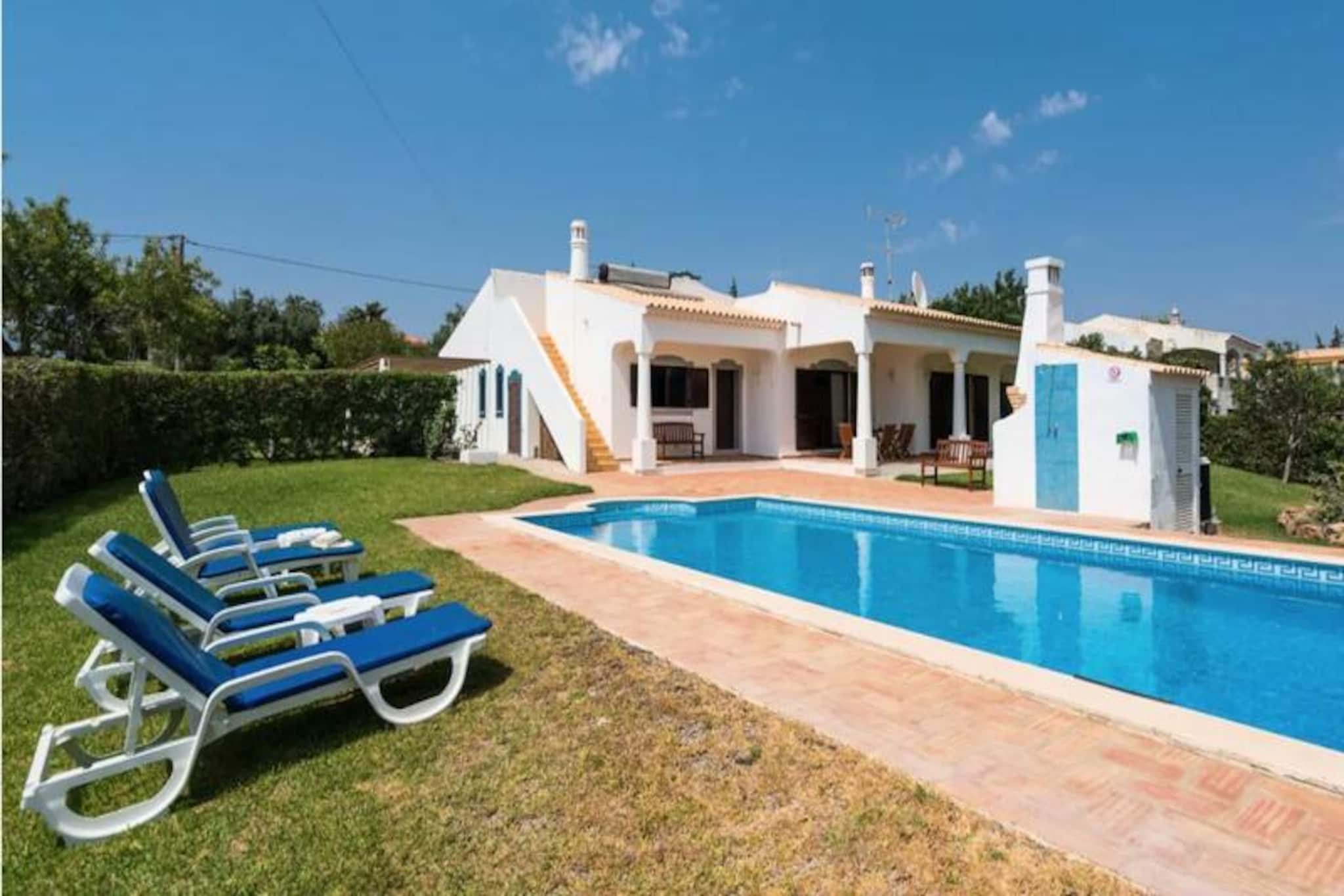 Villa in Vale Judeau with Private Pool