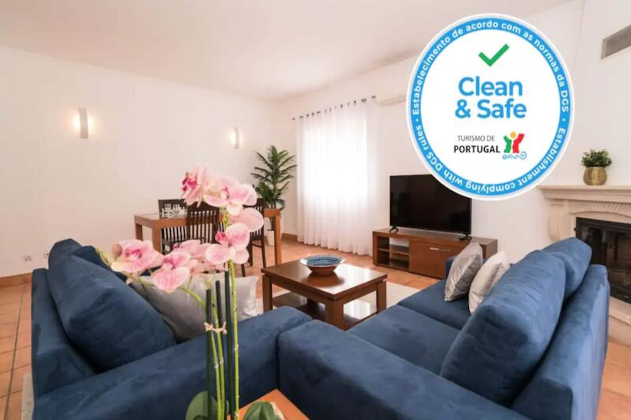 Apartment in Porto de Mós near Beach & Gym