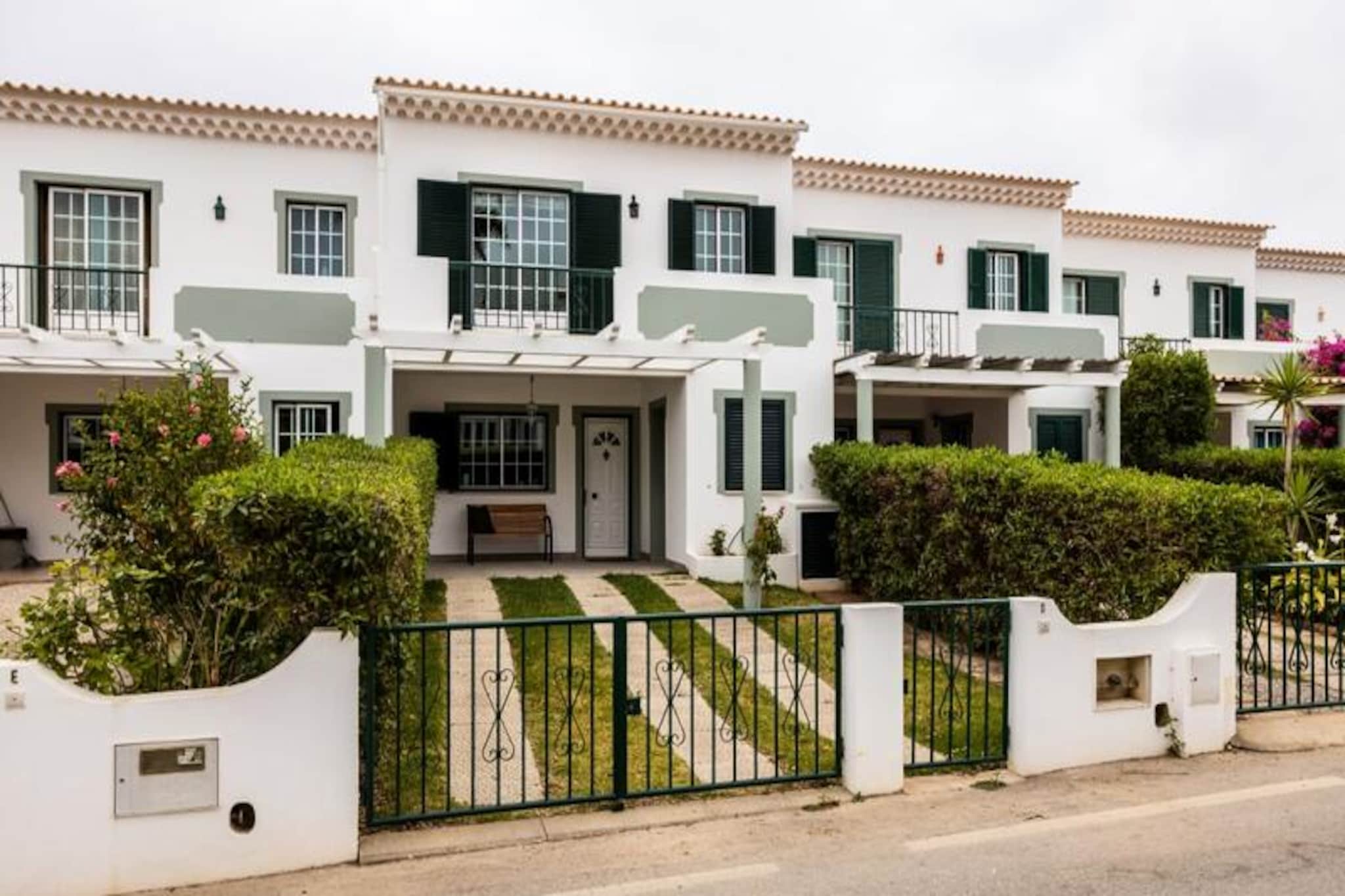 House in Albufeira with Pool and Garden