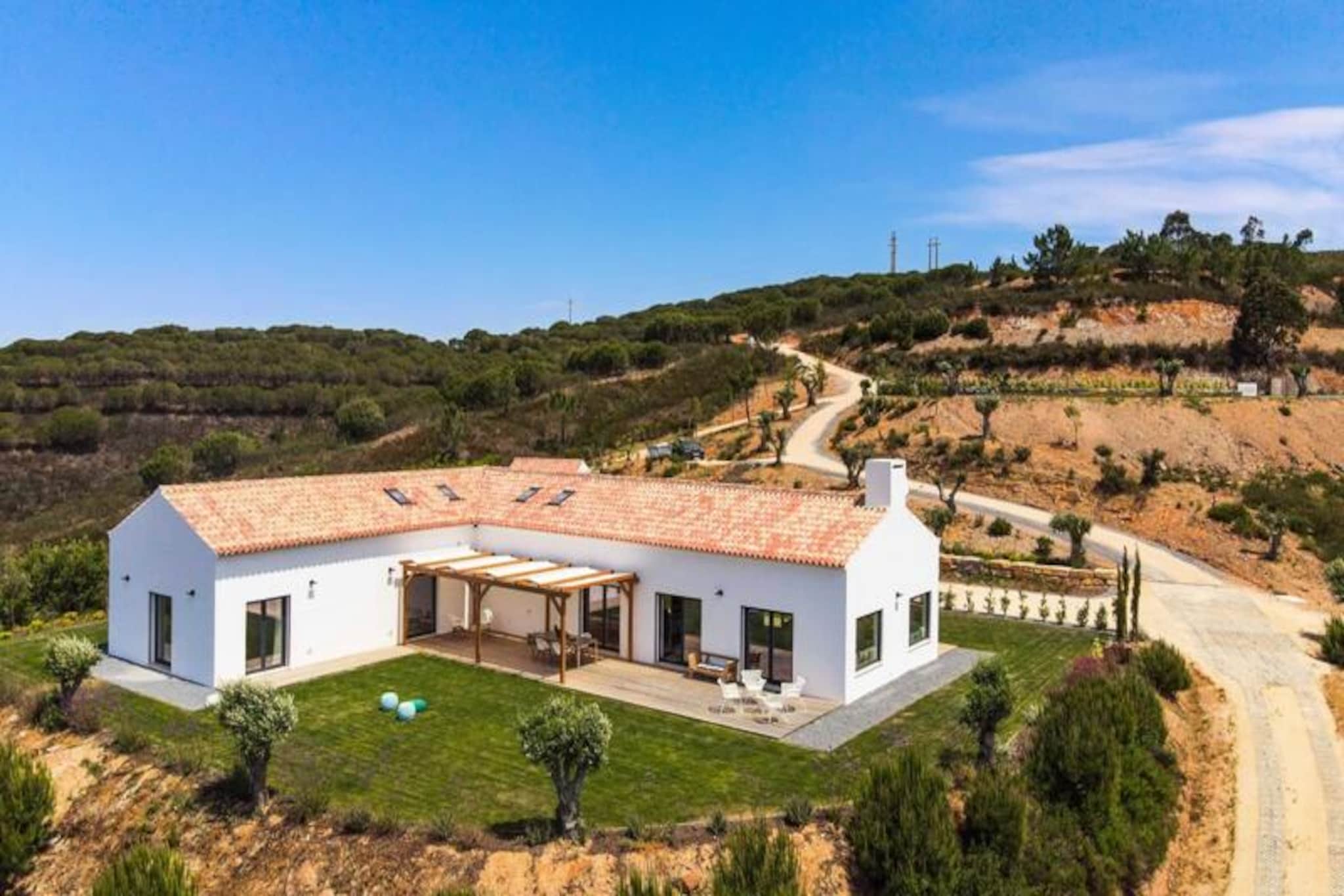 Villa near Aljezur with private lake